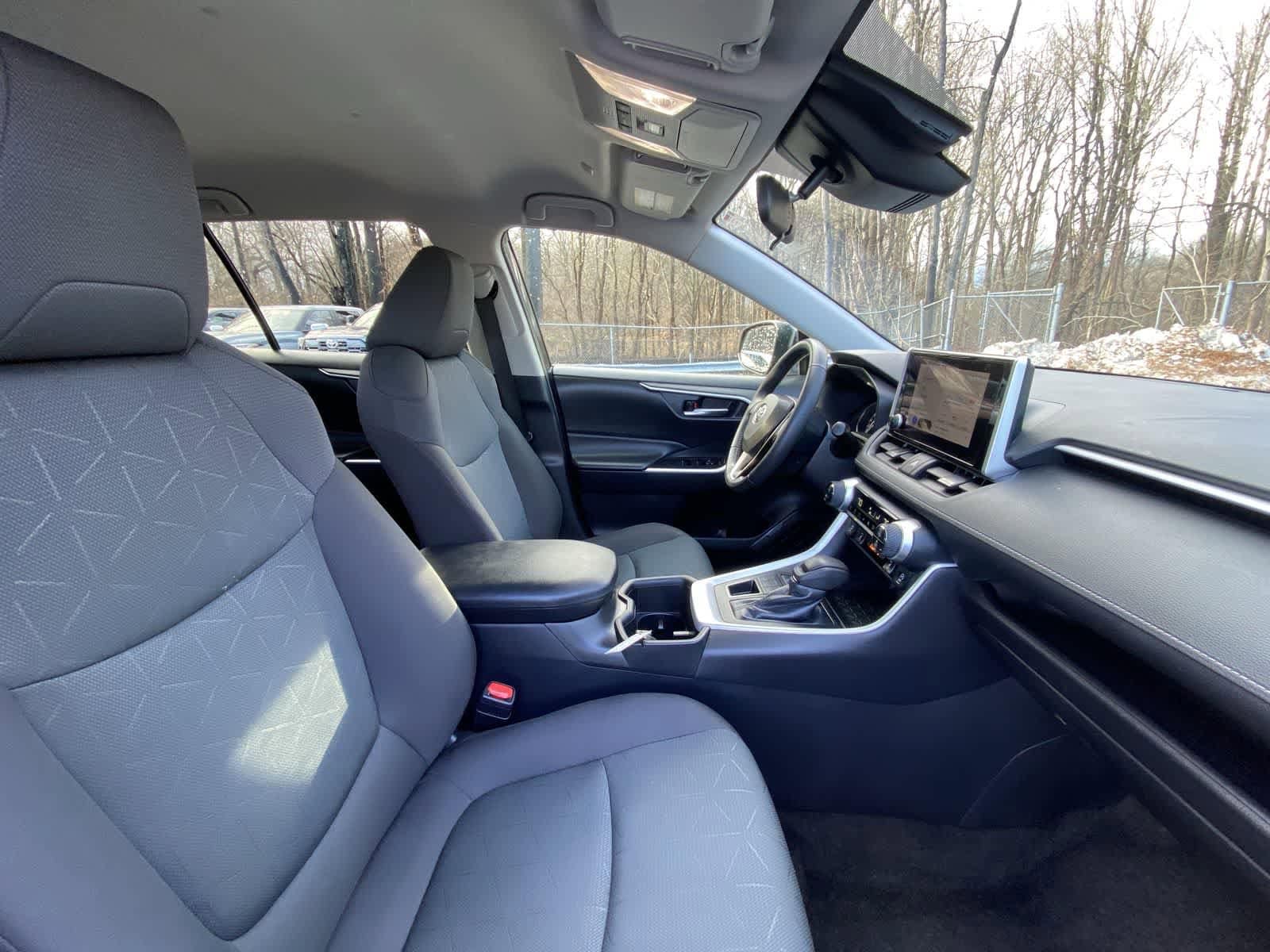 Thumbnail: 2024 Toyota RAV4 - 27