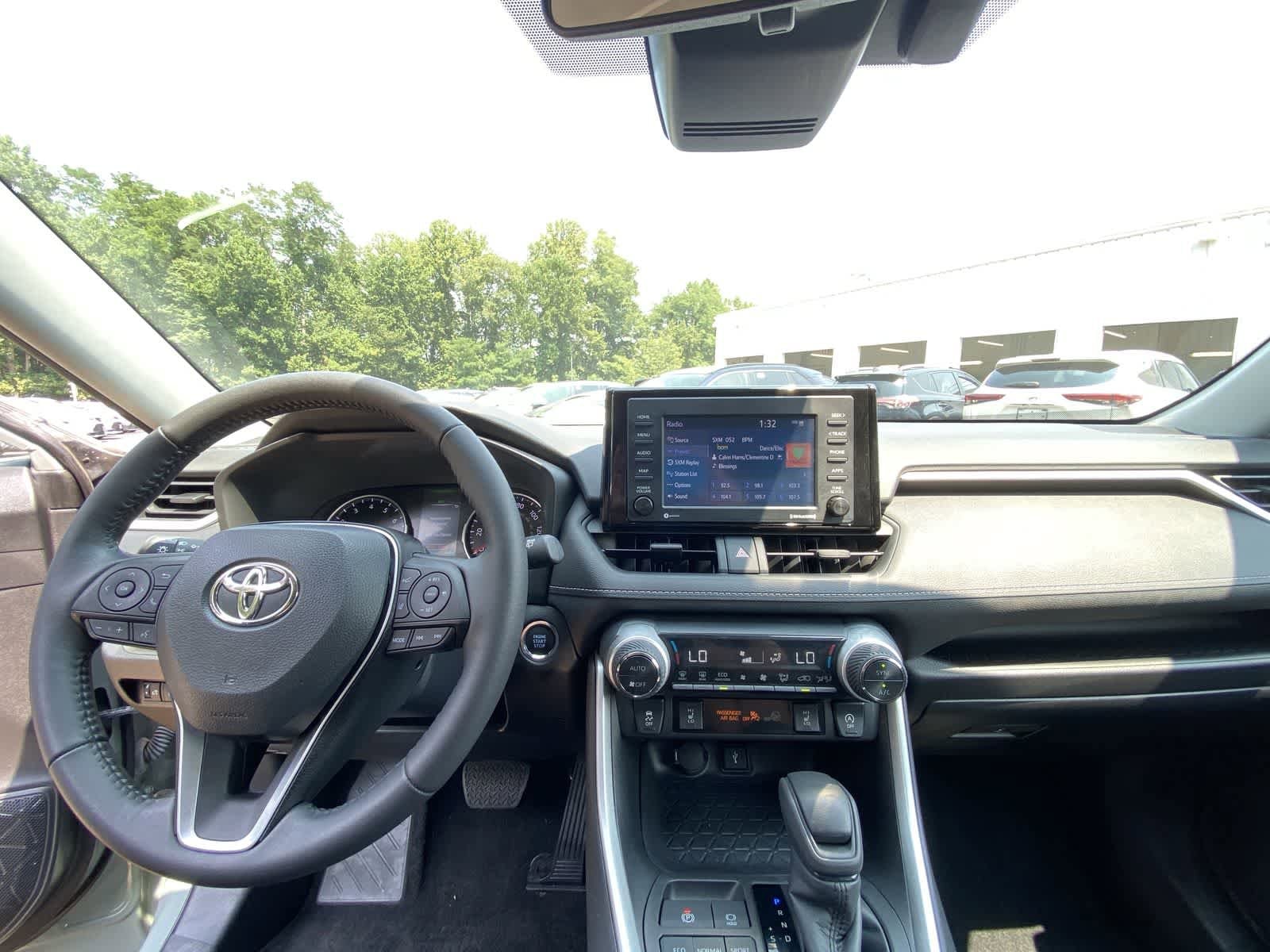Thumbnail: 2022 Toyota RAV4 - 19
