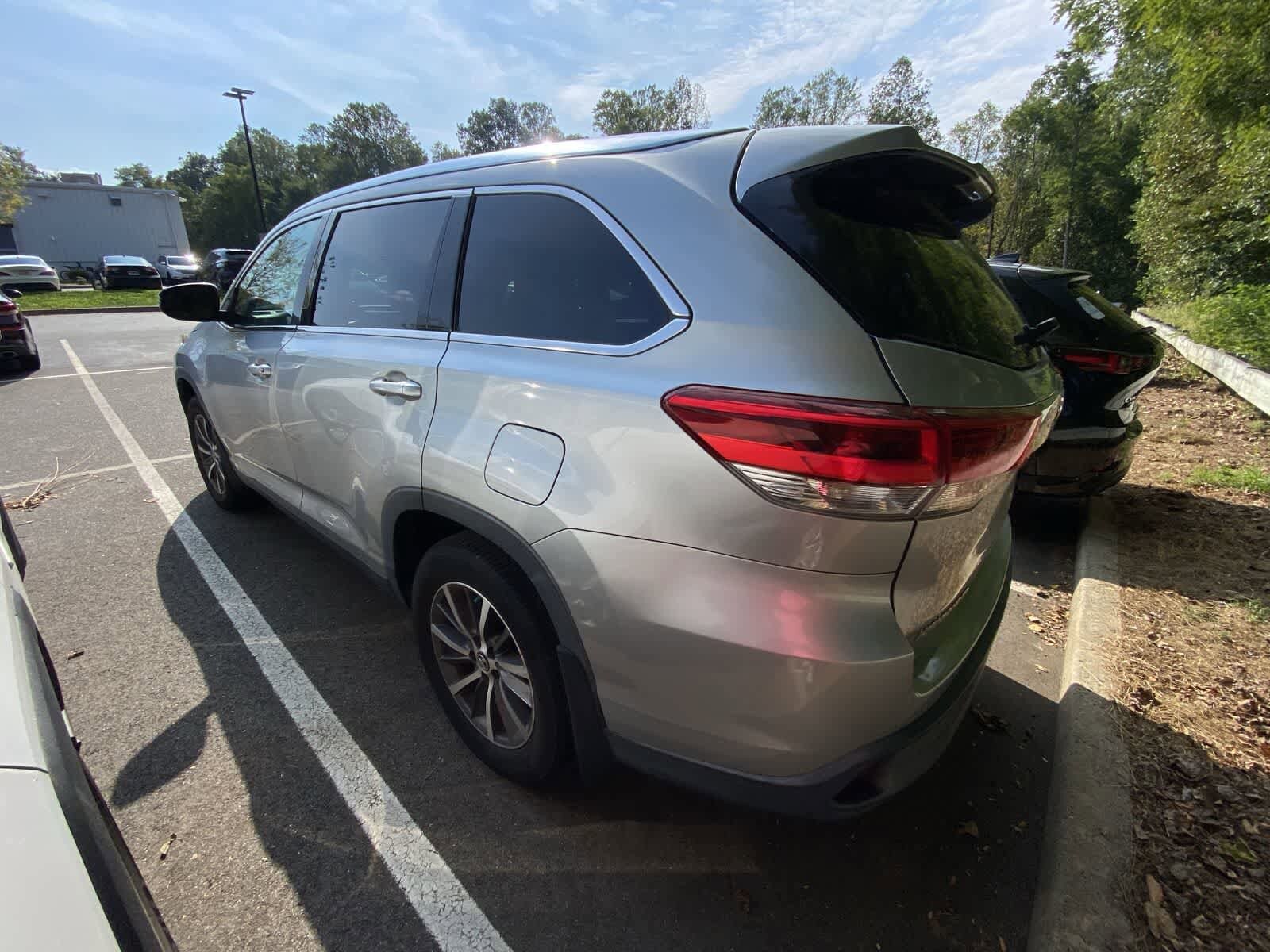 Thumbnail: 2019 Toyota Highlander - 8
