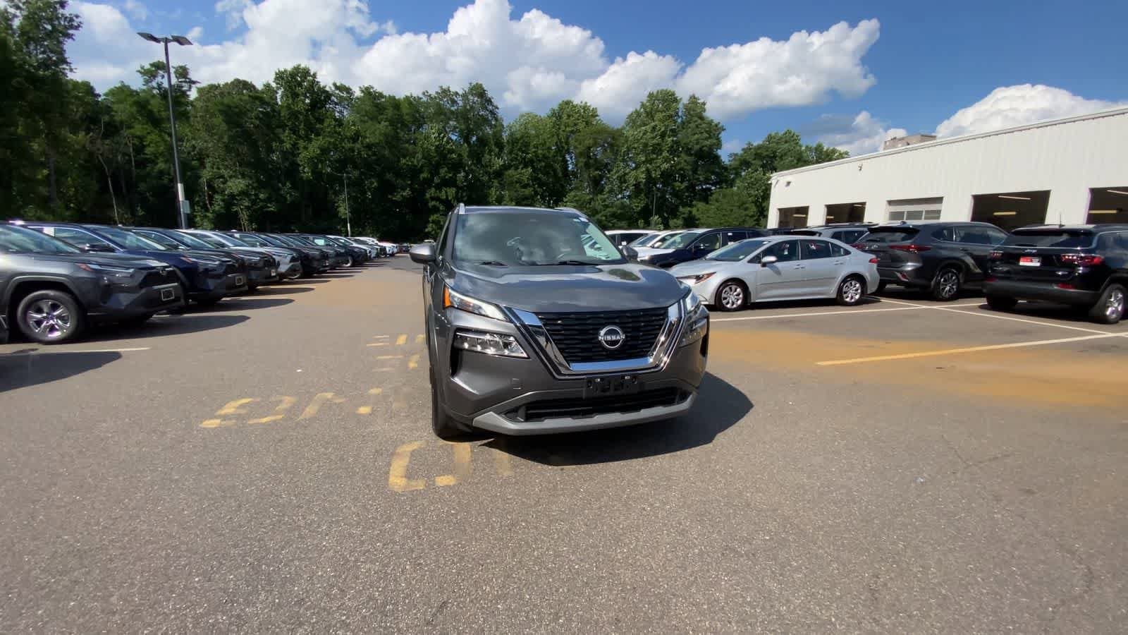 Thumbnail: 2023 Nissan Rogue - 4