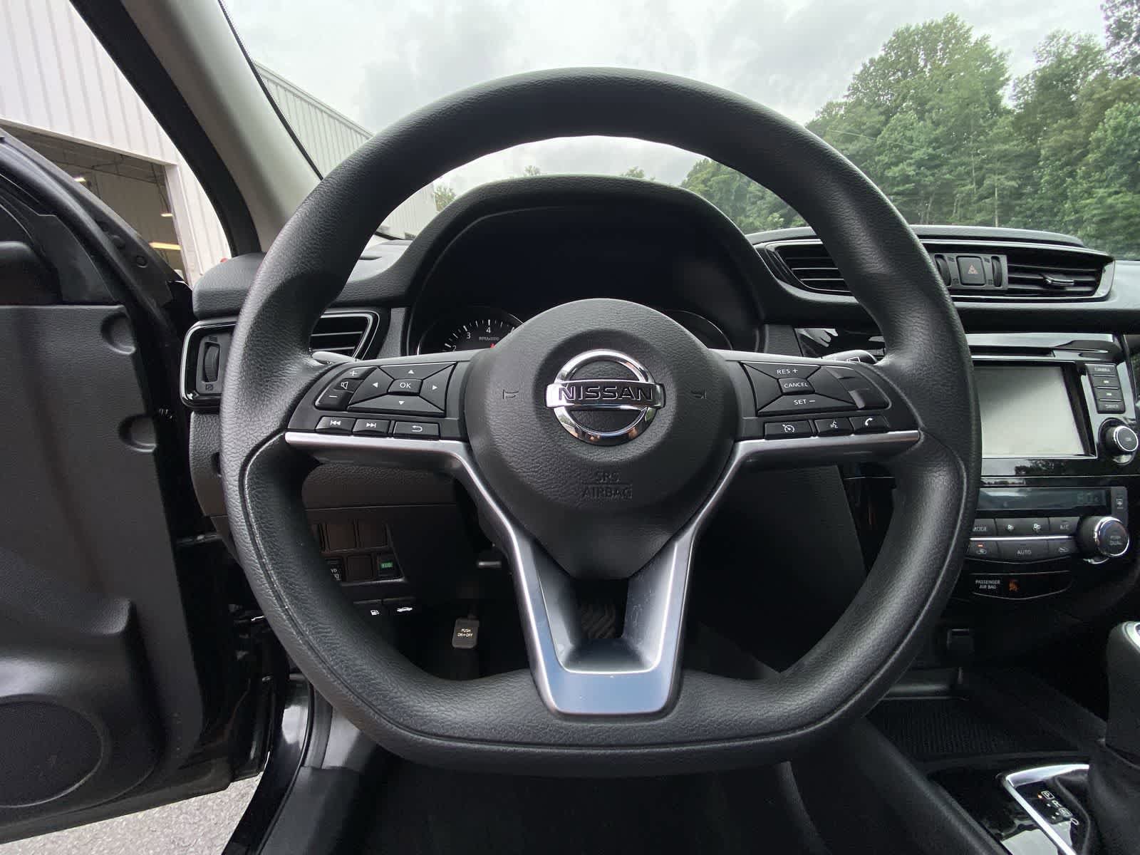 Thumbnail: 2019 Nissan Rogue Sport - 25