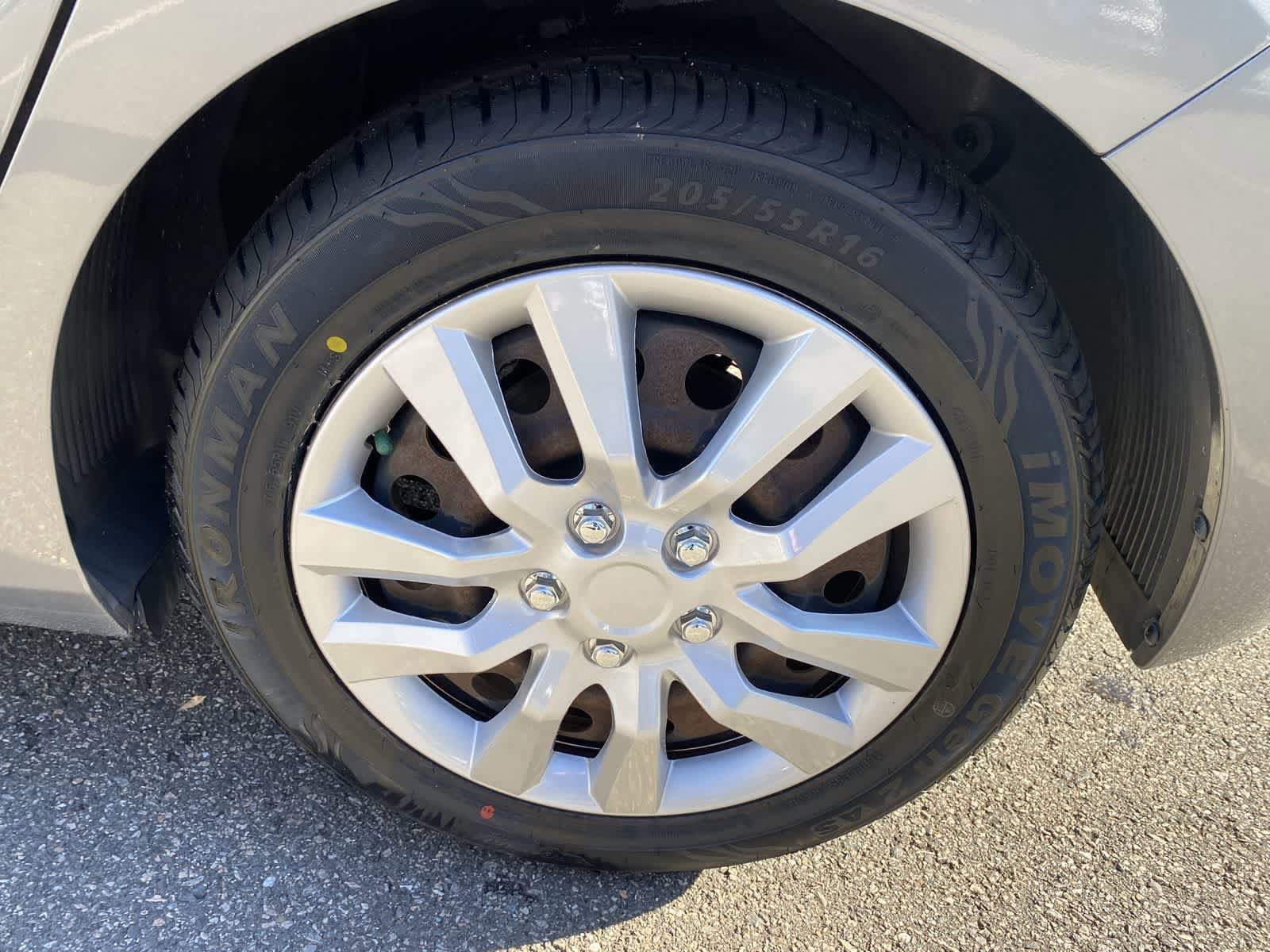 Thumbnail: 2016 Hyundai Elantra - 18