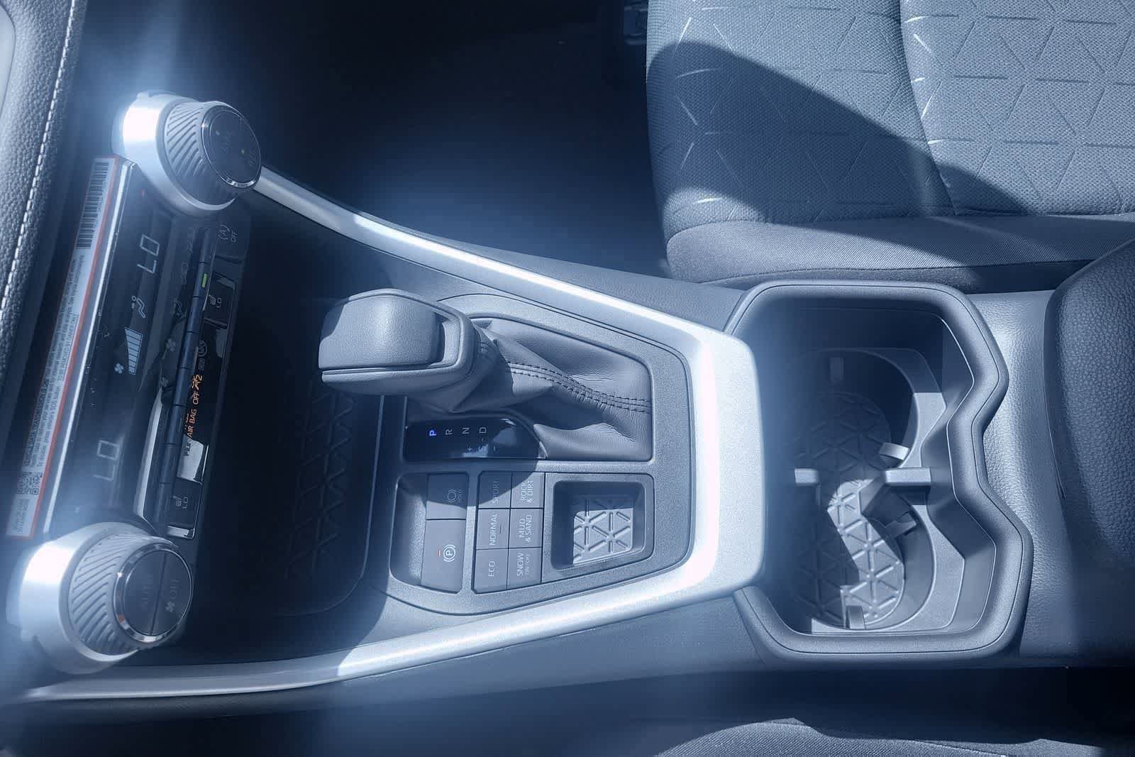 Thumbnail: 2025 Toyota RAV4 - 24