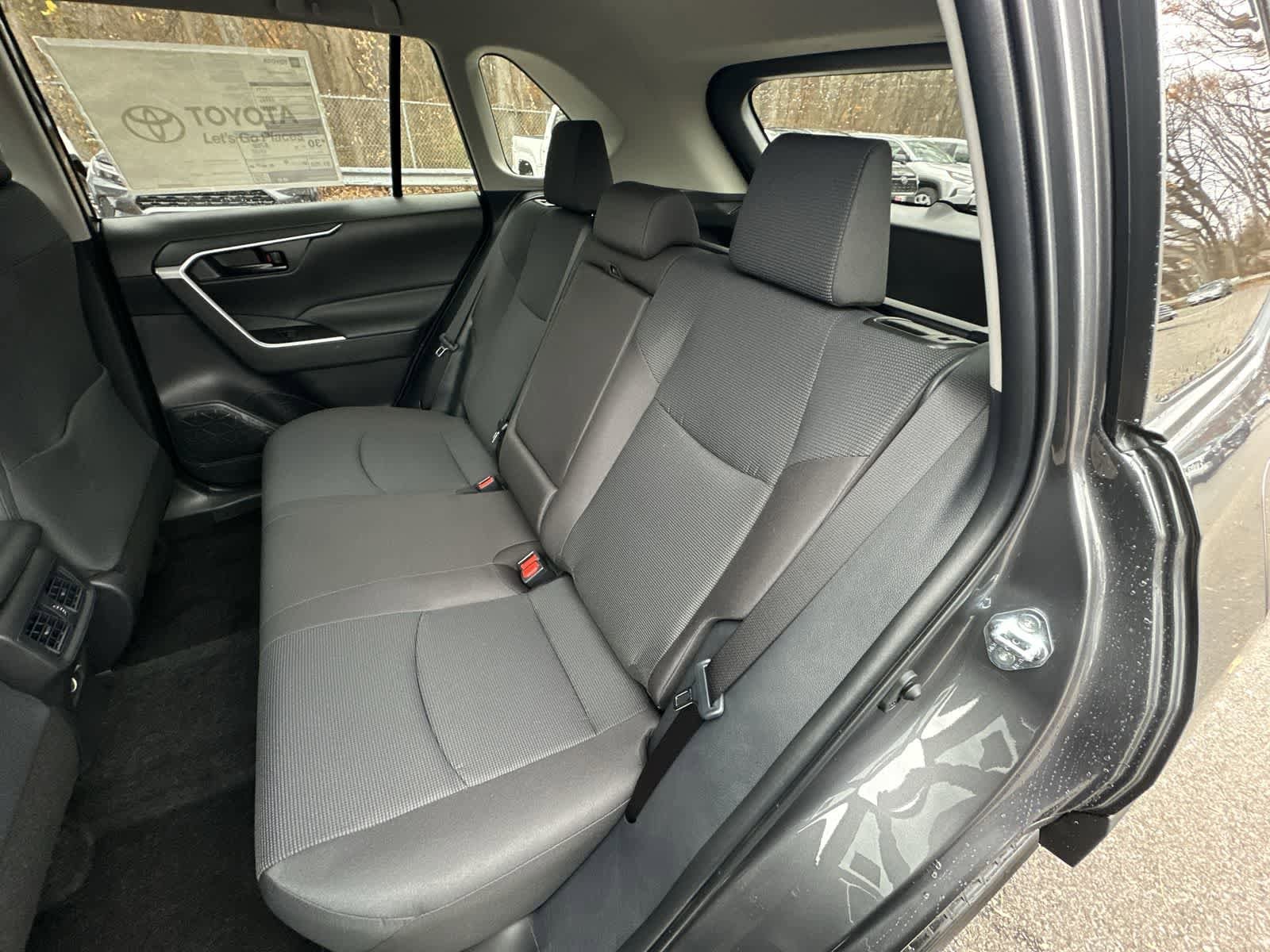 Thumbnail: 2025 Toyota RAV4 - 25