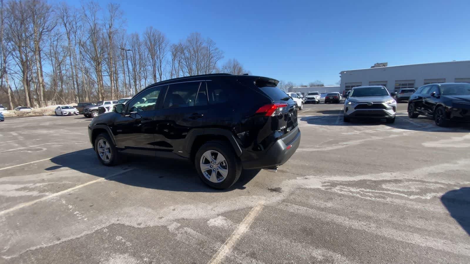 Thumbnail: 2025 Toyota RAV4 - 6