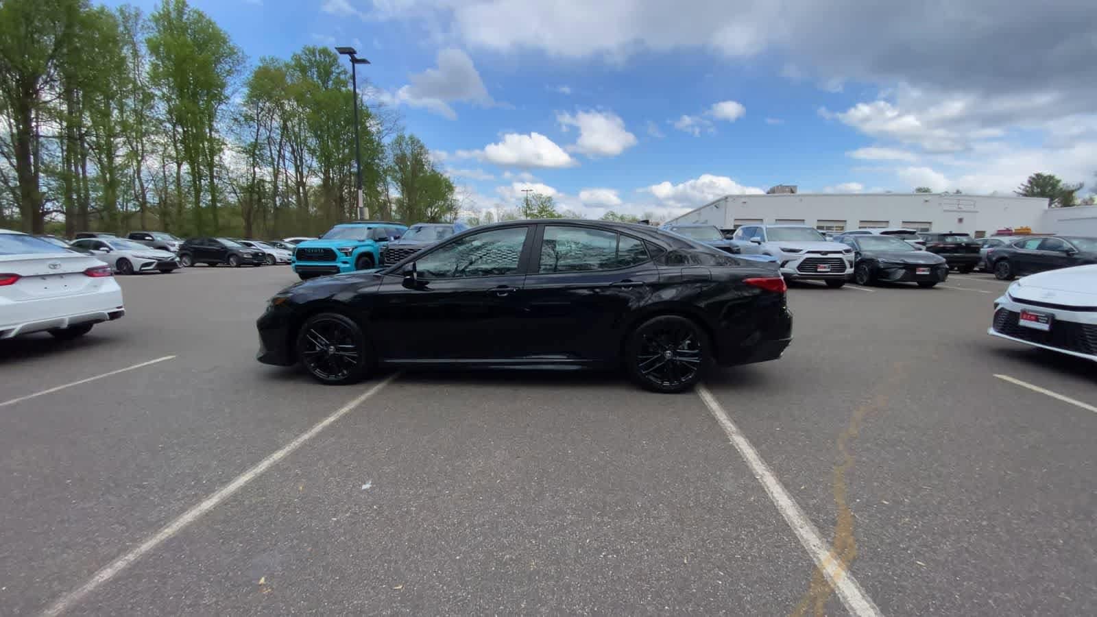 Thumbnail: 2025 Toyota Camry - 10