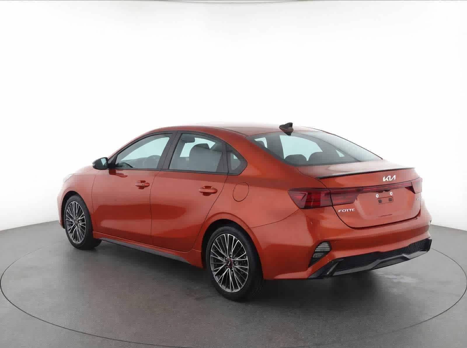 Thumbnail: 2022 Kia Forte - 4