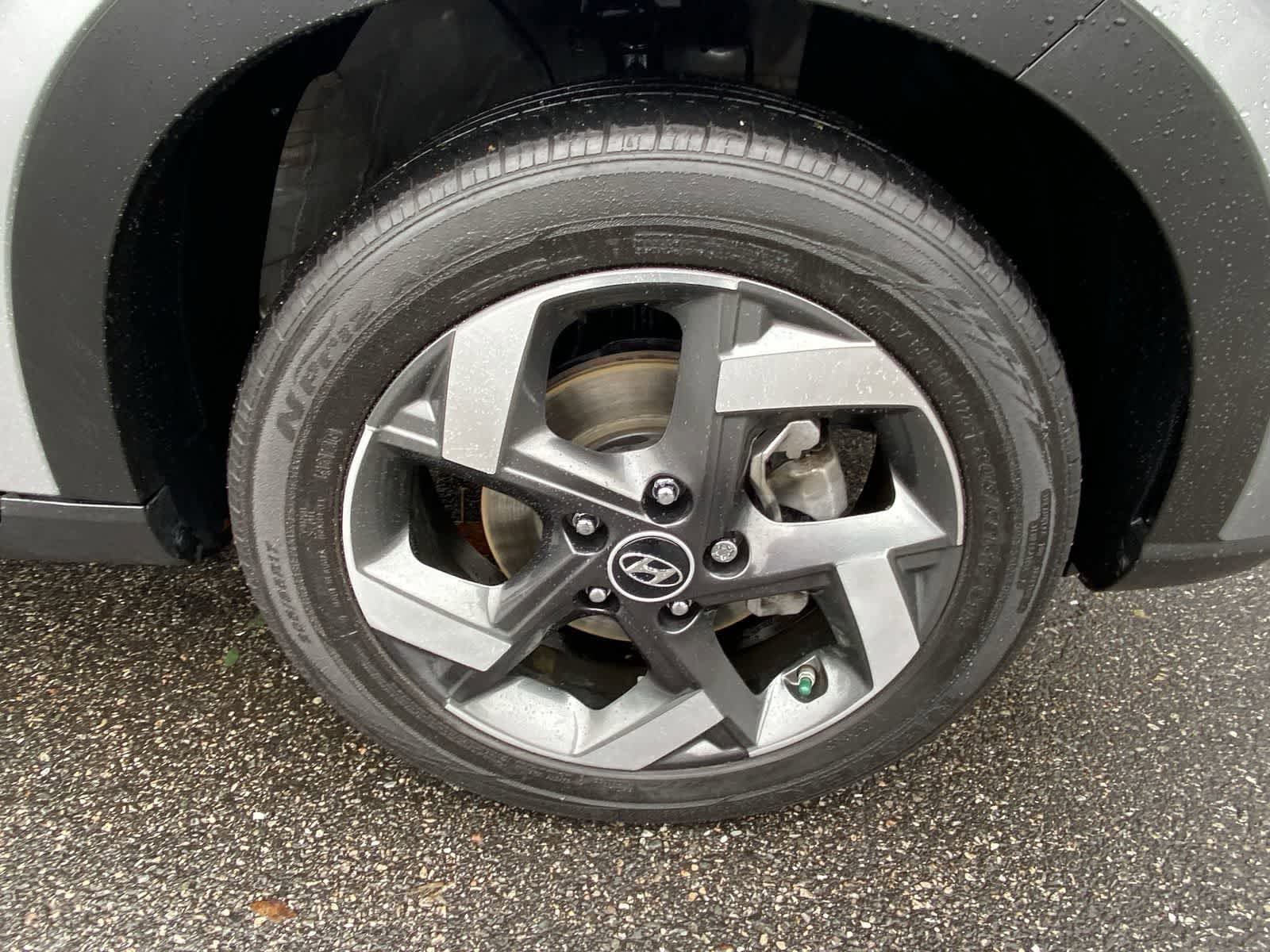 Thumbnail: 2023 Hyundai Venue - 14