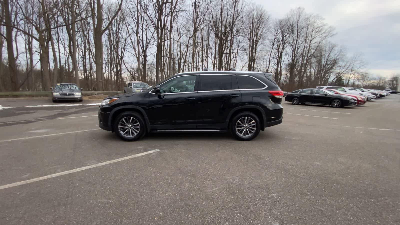 Thumbnail: 2019 Toyota Highlander - 11
