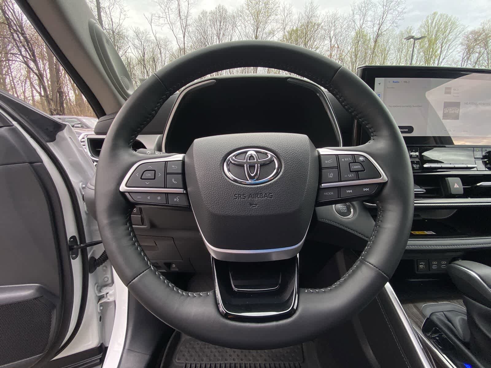 Thumbnail: 2025 Toyota Highlander - 29