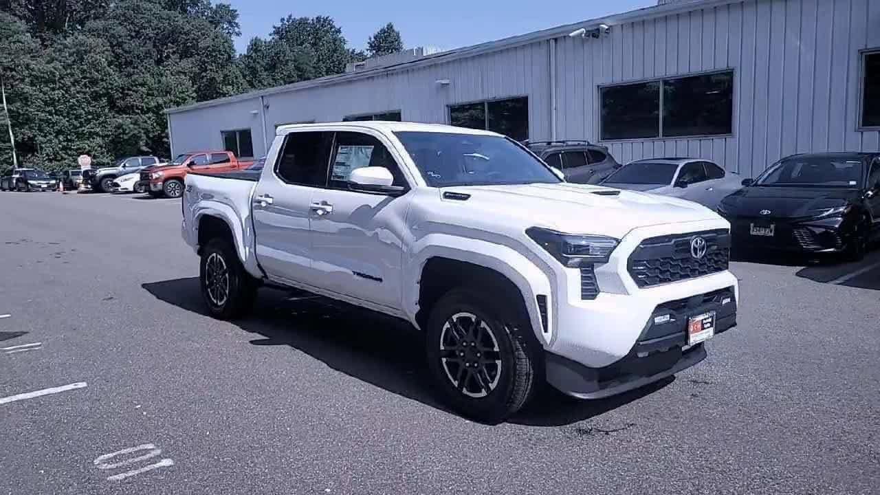 Thumbnail: 2025 Toyota Tacoma - 2