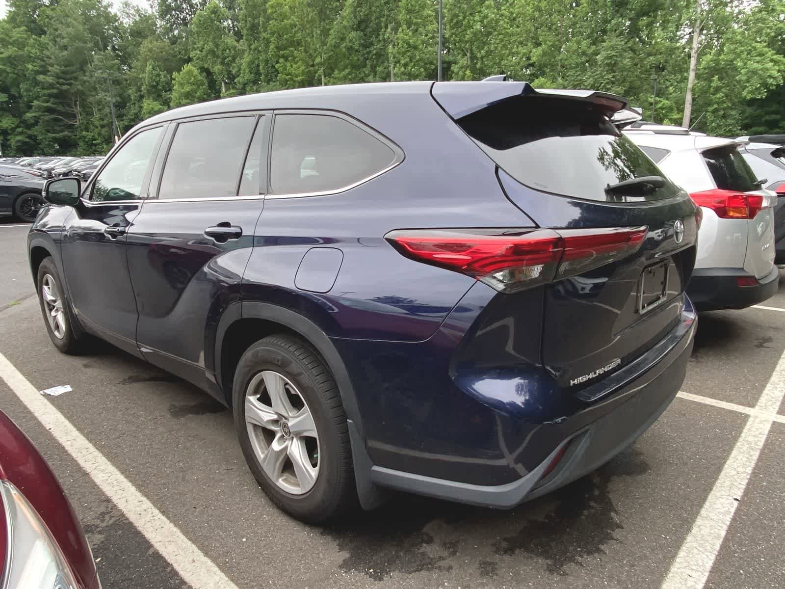 2020 Toyota Highlander LE 9