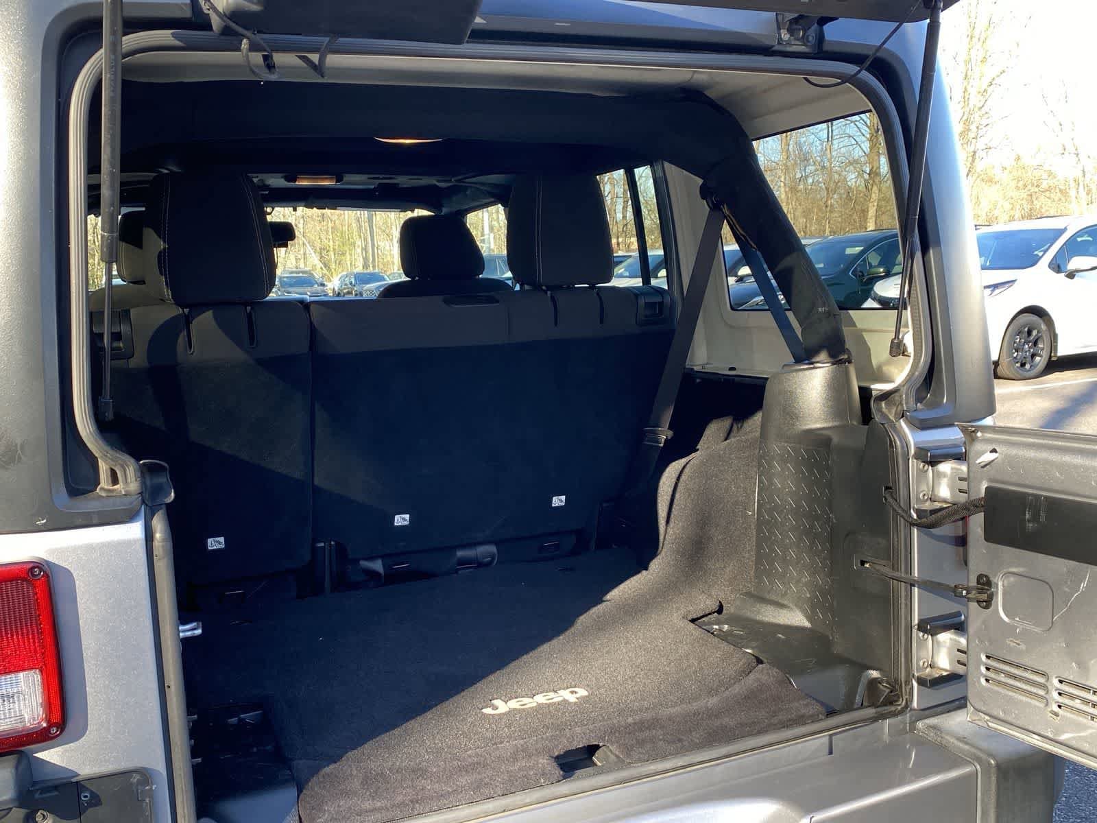 Thumbnail: 2016 Jeep Wrangler - 10