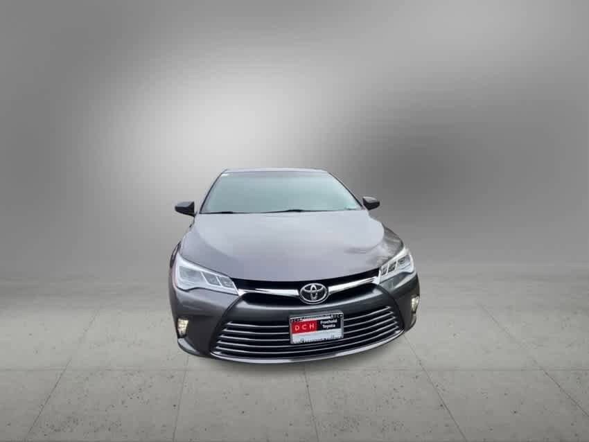 2016 Toyota Camry XLE 3