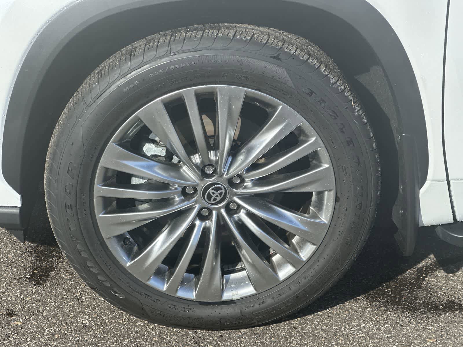 Thumbnail: 2025 Toyota Highlander - 10