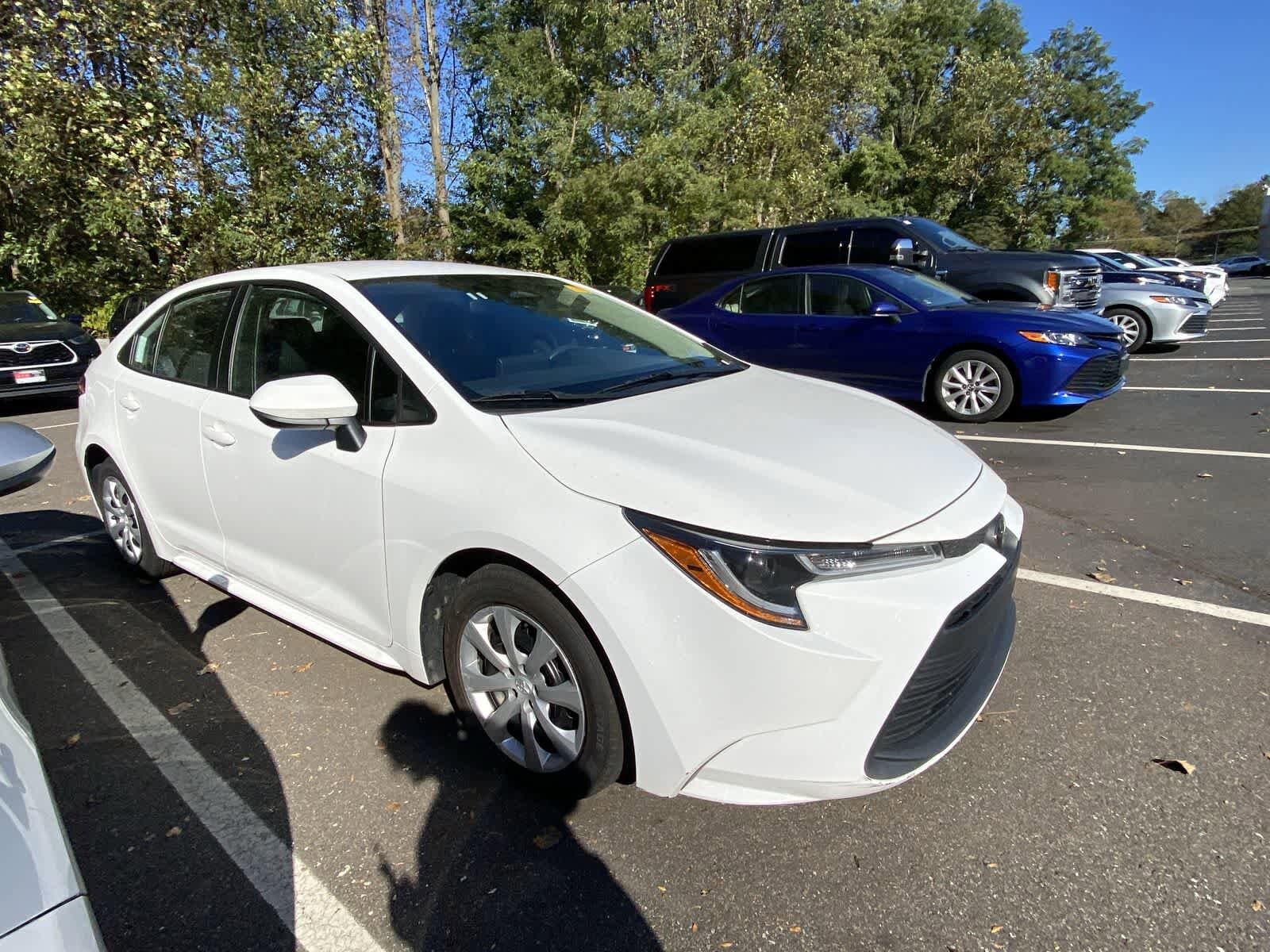 2023 Toyota Corolla LE photo 3