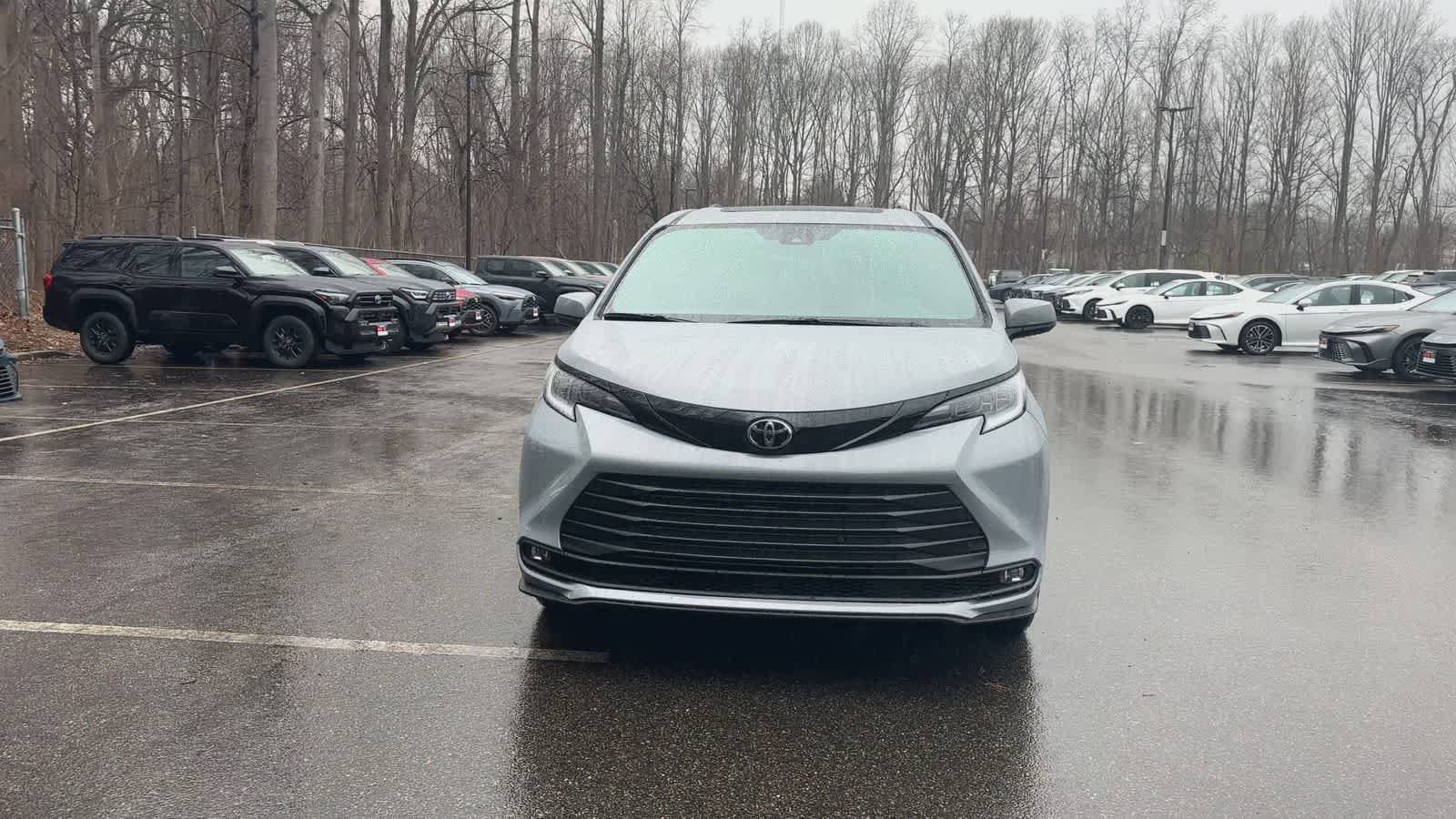 Thumbnail: 2026 Toyota Sienna - 3