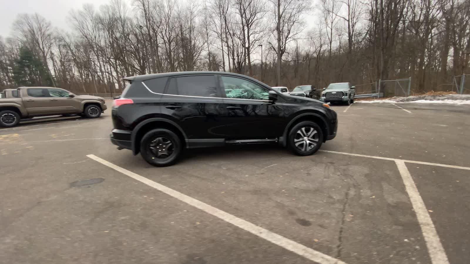 Thumbnail: 2018 Toyota RAV4 - 15