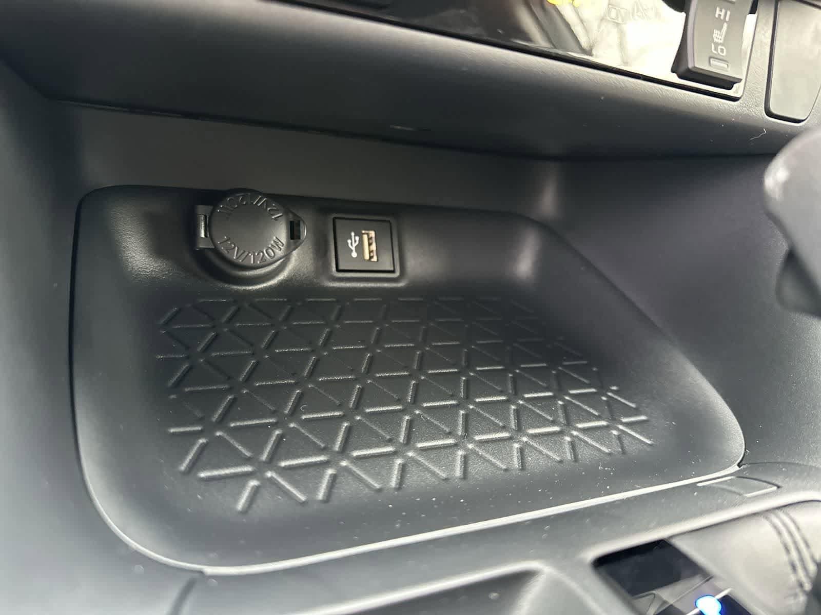 Thumbnail: 2025 Toyota RAV4 - 26