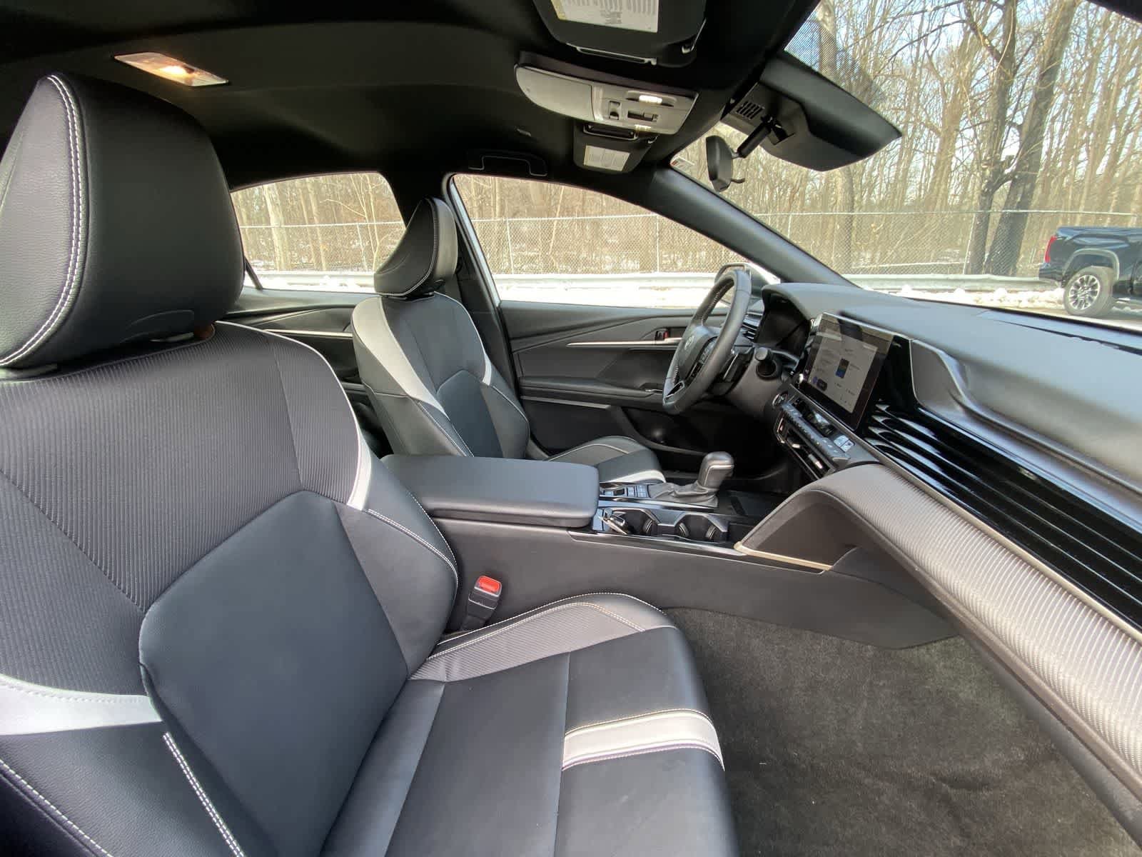 Thumbnail: 2025 Toyota Camry - 25