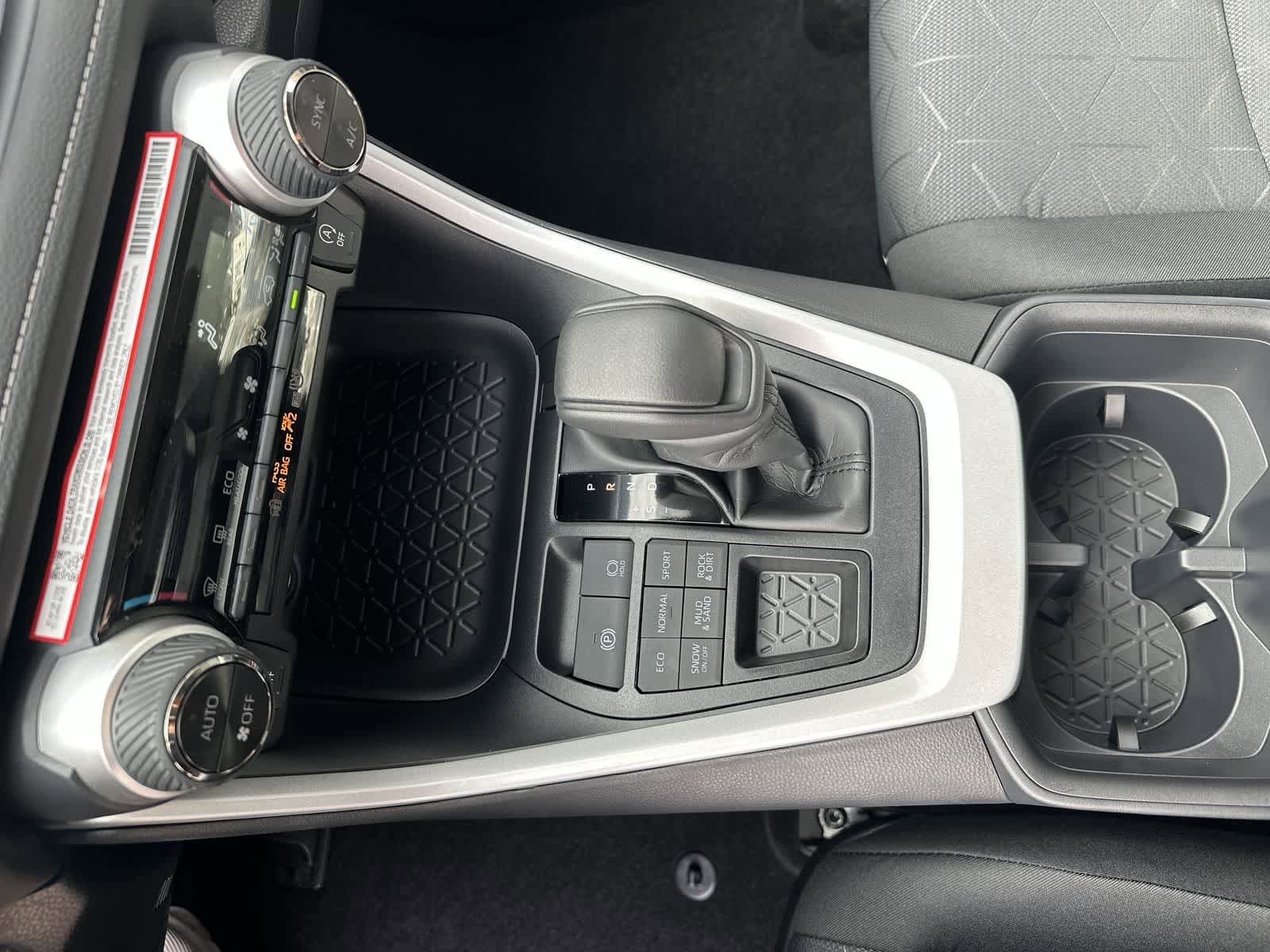 Thumbnail: 2025 Toyota RAV4 - 20