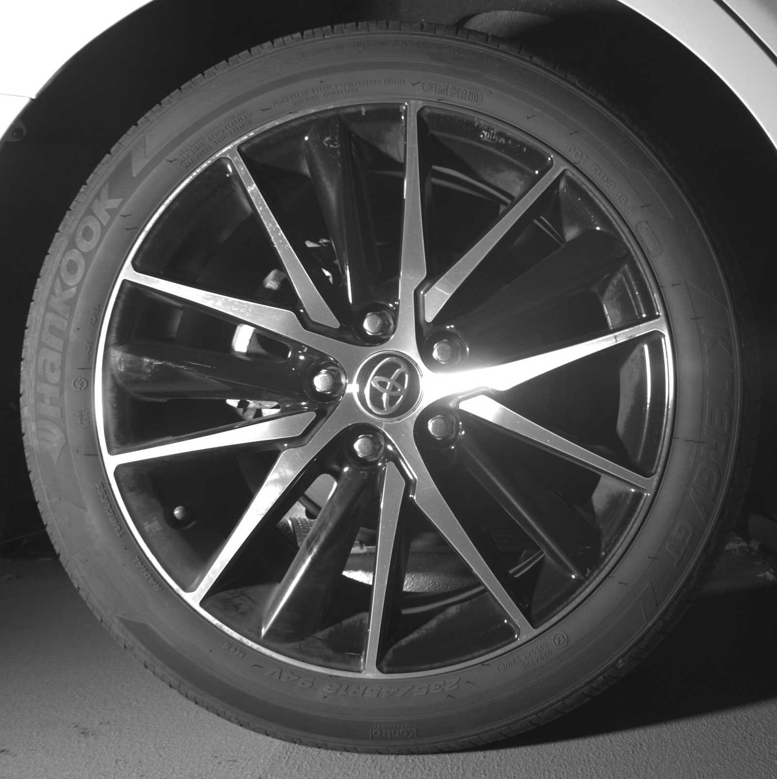 Thumbnail: 2023 Toyota Camry - 13