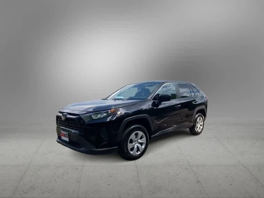 2022 Toyota RAV4 LE 4