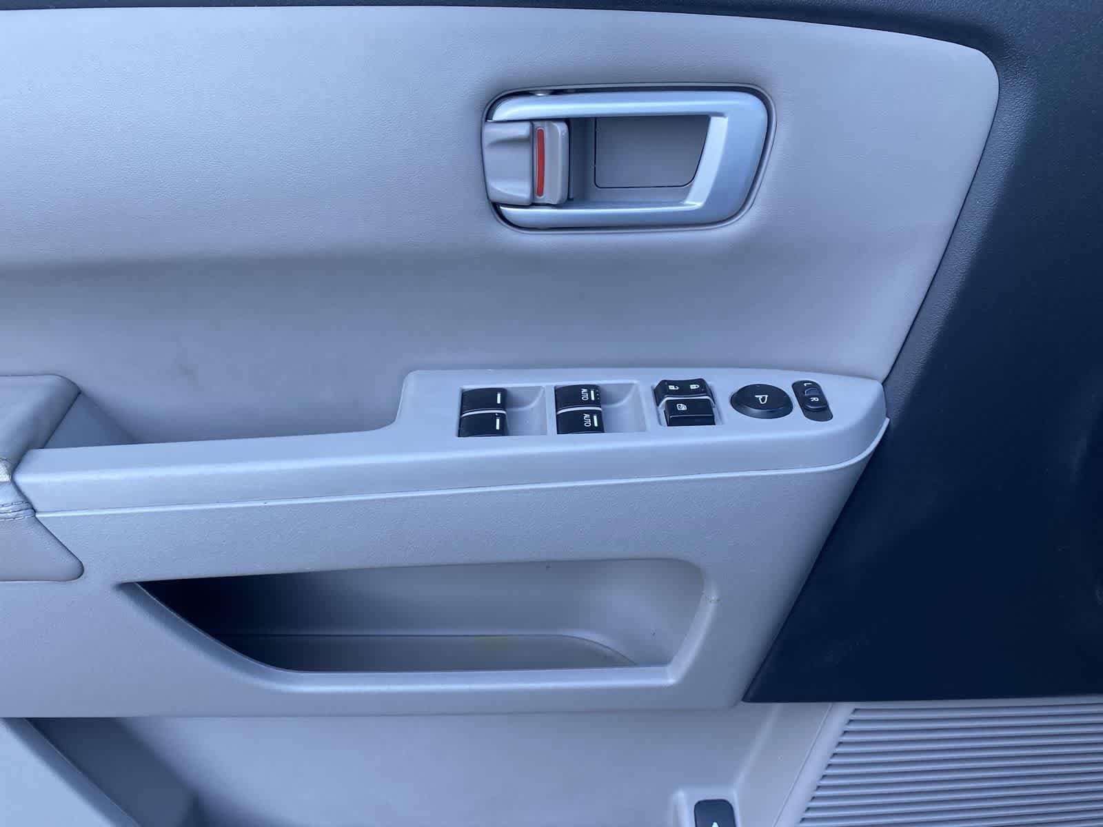 Thumbnail: 2014 Honda Pilot - 16