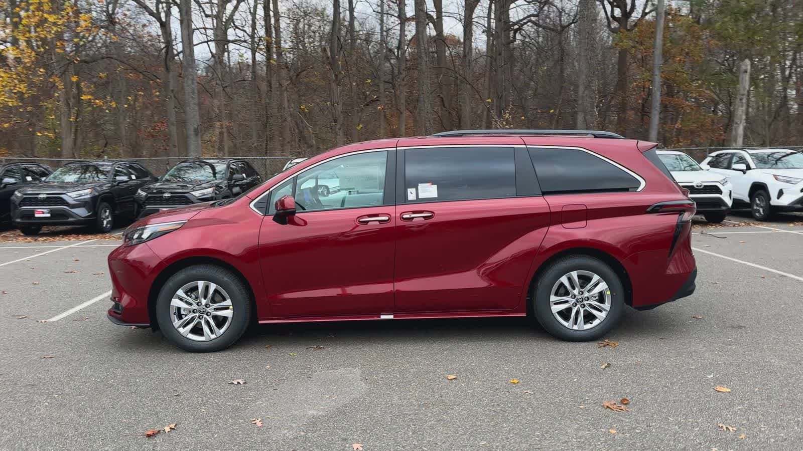 Thumbnail: 2025 Toyota Sienna - 5