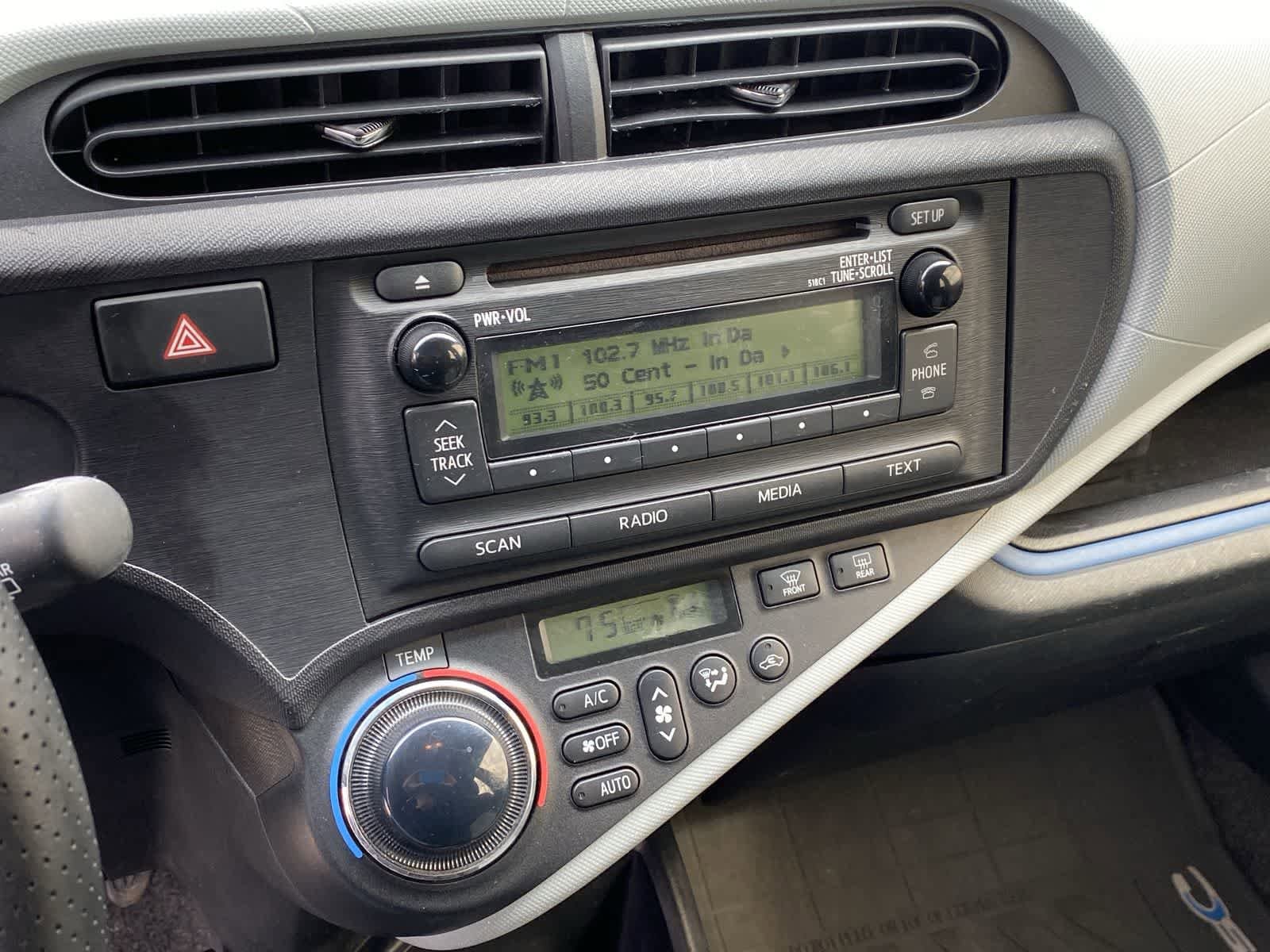 Thumbnail: 2012 Toyota Prius c - 29