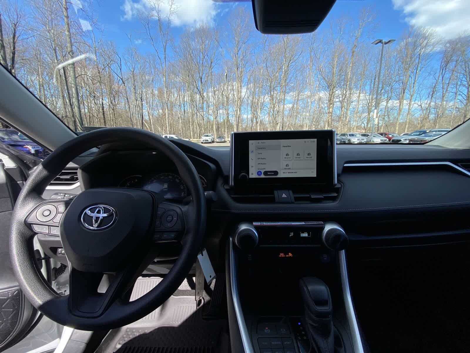 Thumbnail: 2025 Toyota RAV4 - 21