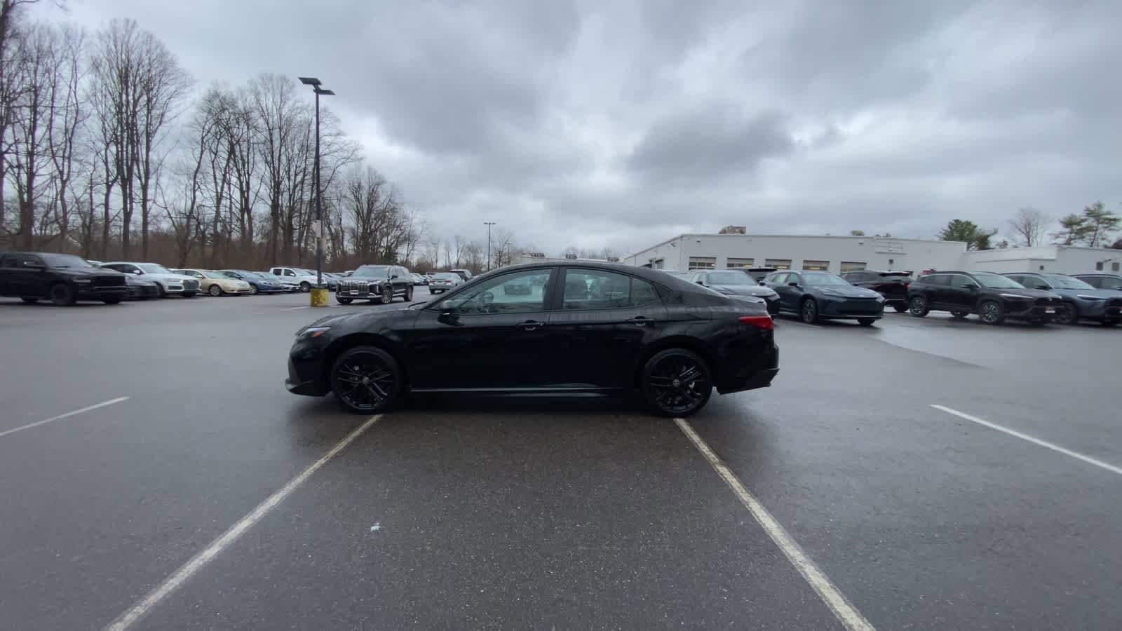 Thumbnail: 2025 Toyota Camry - 11