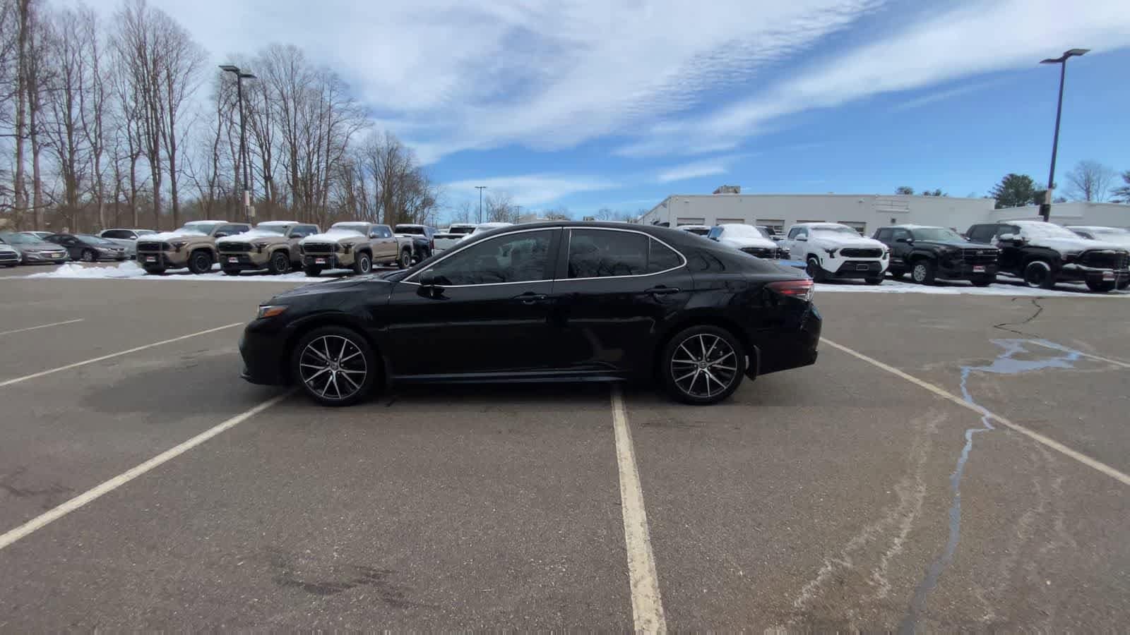 Thumbnail: 2023 Toyota Camry - 10