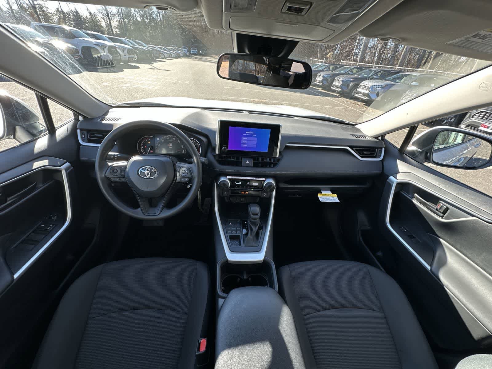 Thumbnail: 2025 Toyota RAV4 - 31