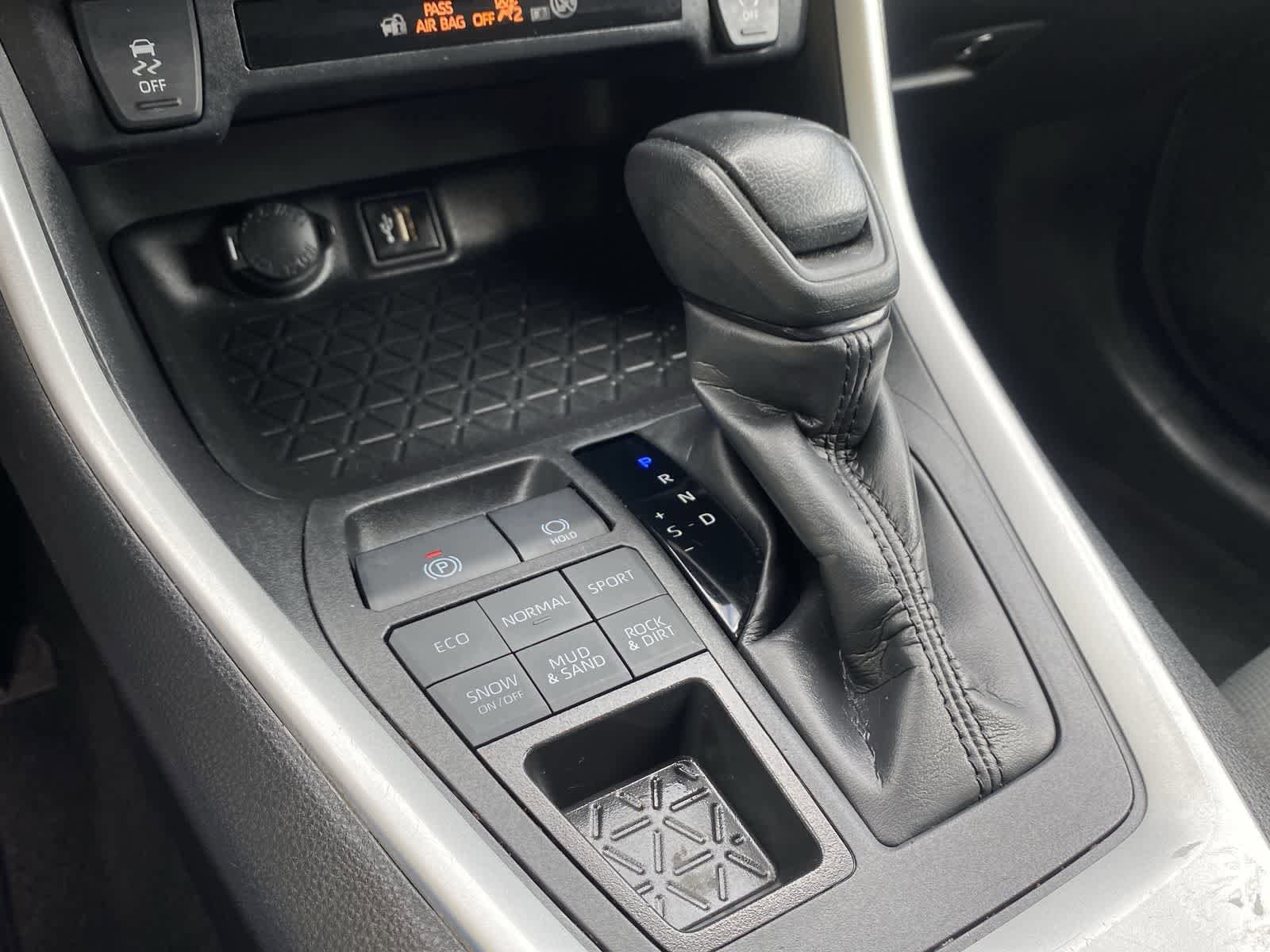 Thumbnail: 2024 Toyota RAV4 - 27