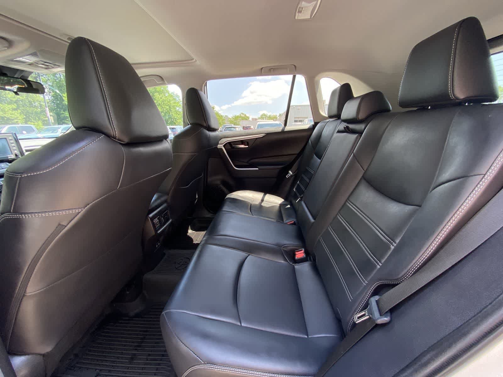 Thumbnail: 2020 Toyota RAV4 - 23
