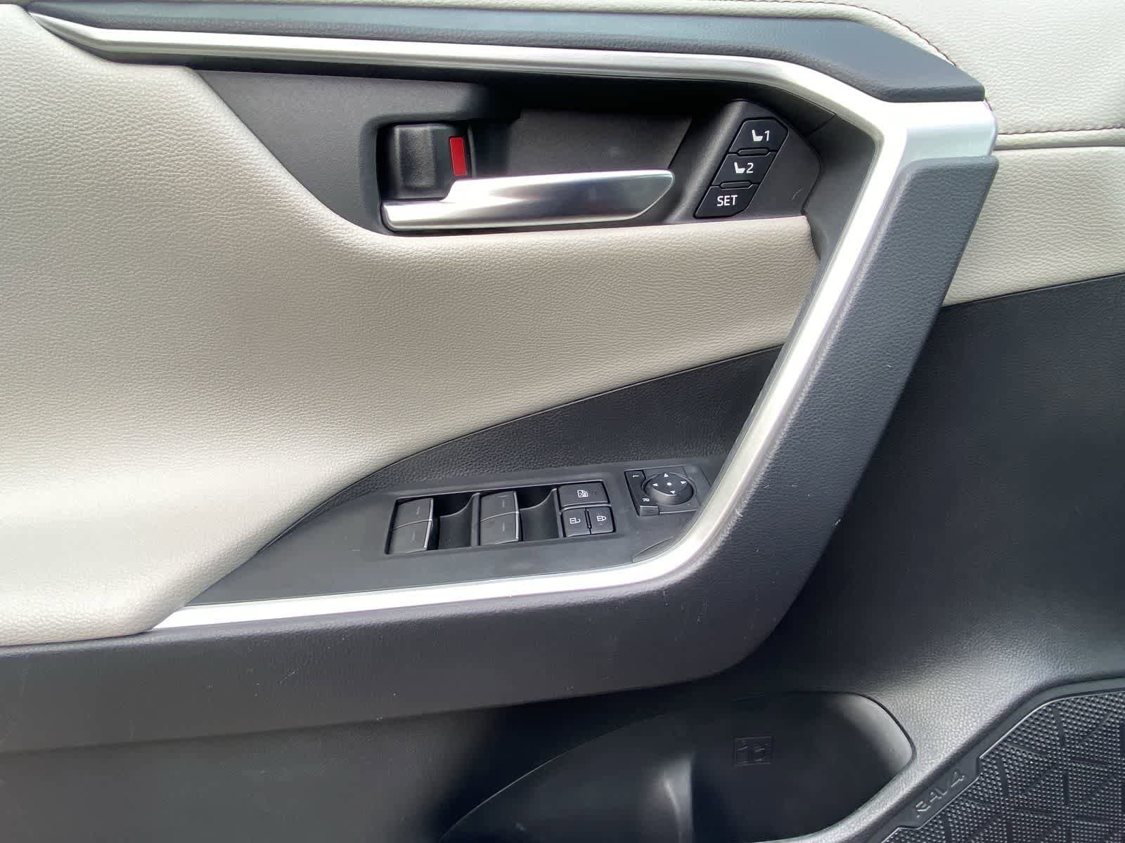 Thumbnail: 2024 Toyota RAV4 - 16