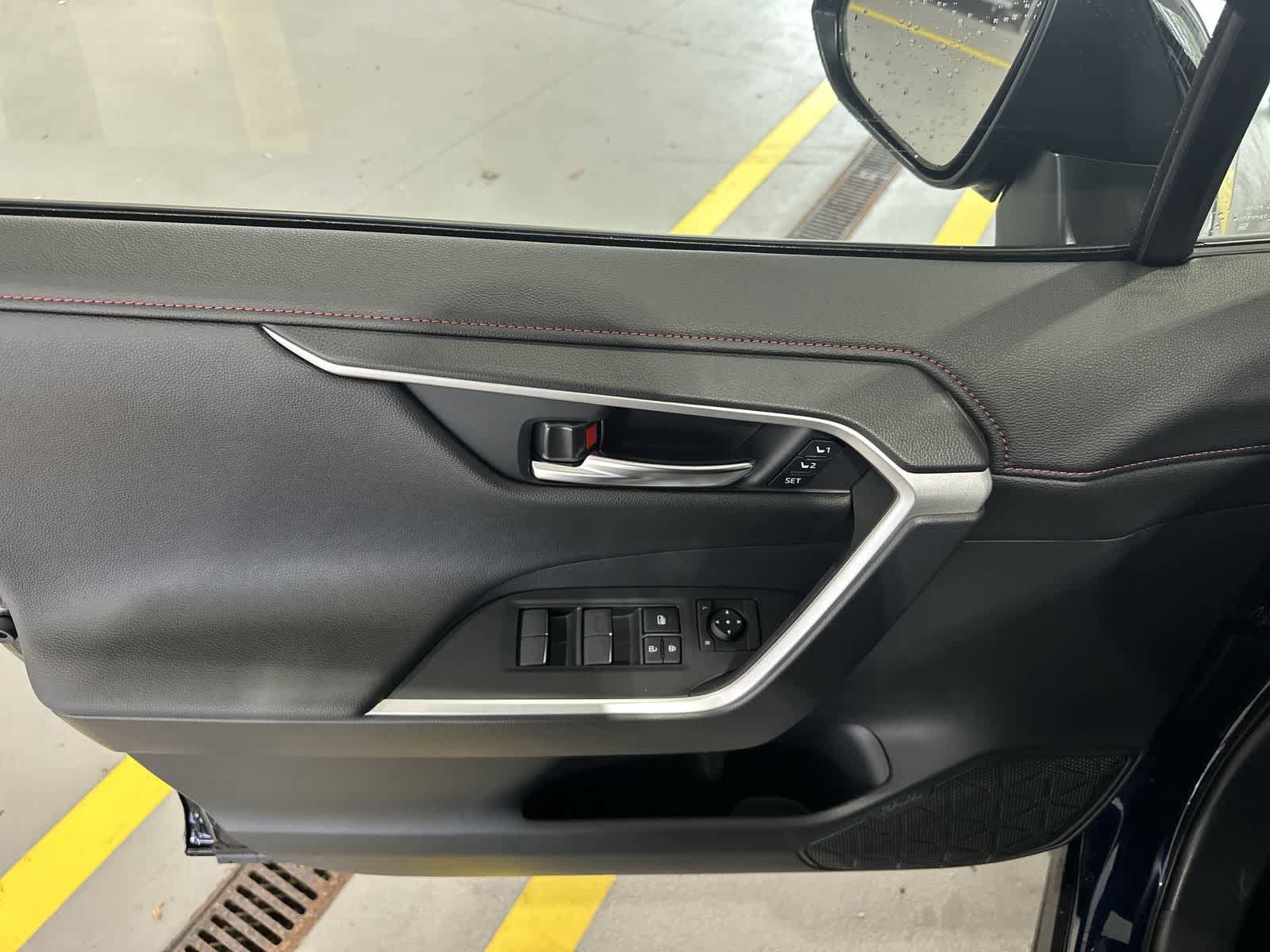 Thumbnail: 2025 Toyota RAV4 - 15