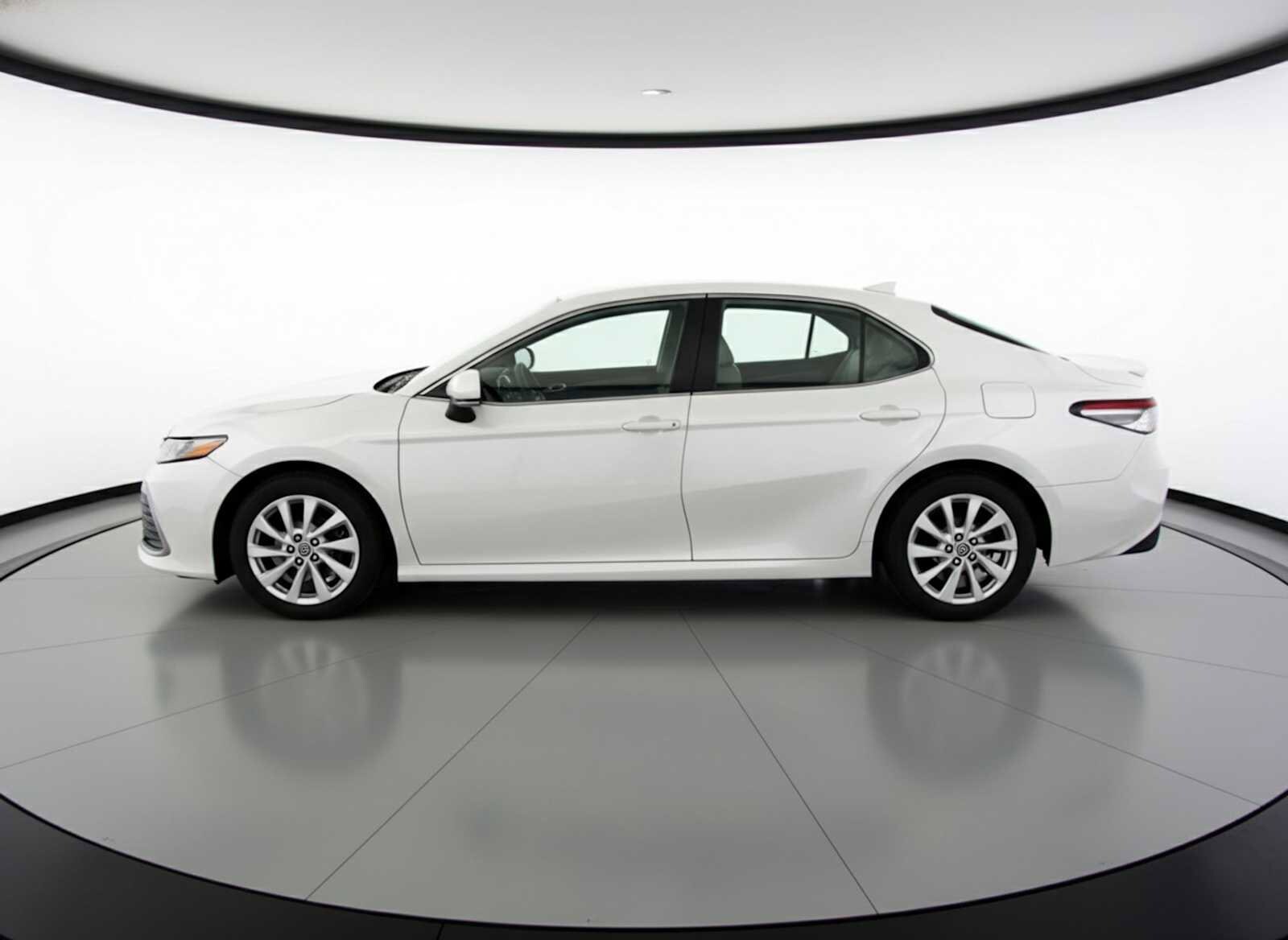 2023 Toyota Camry LE photo 2