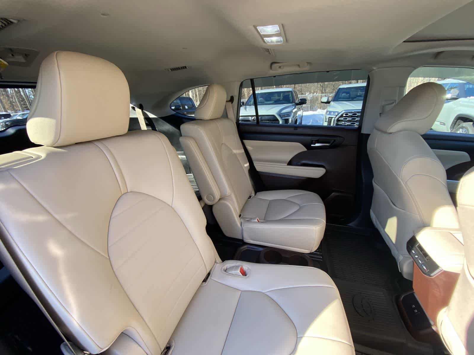 Thumbnail: 2021 Toyota Highlander - 37