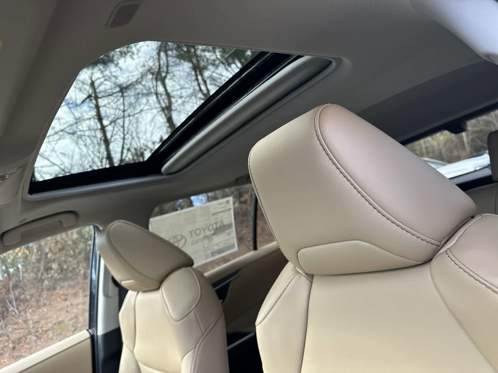 Thumbnail: 2025 Toyota RAV4 - 28