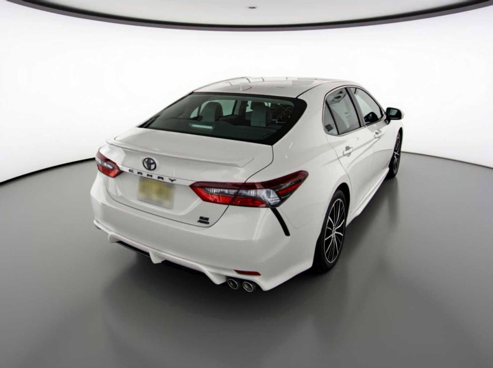 Thumbnail: 2023 Toyota Camry - 7