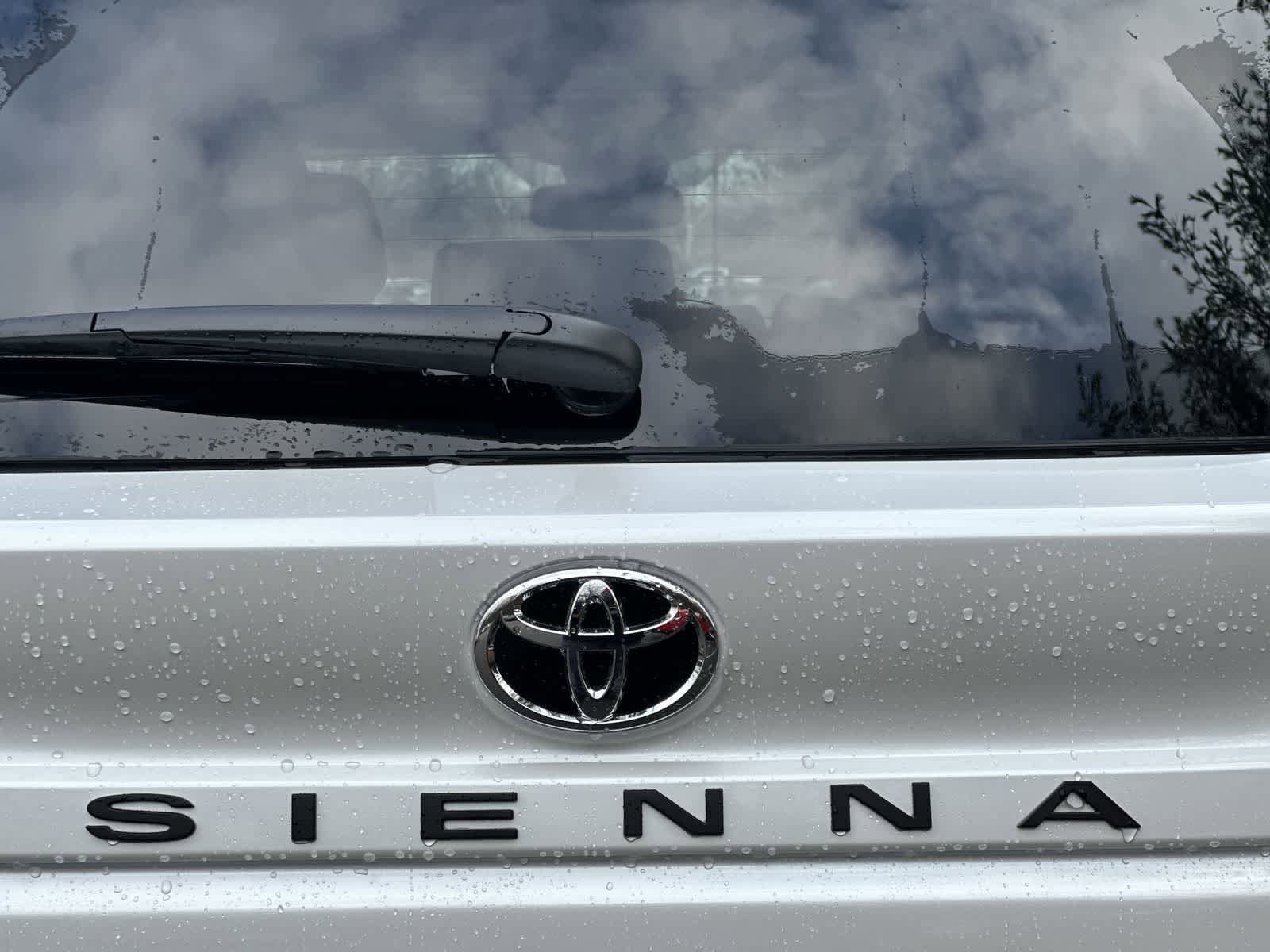 Thumbnail: 2026 Toyota Sienna - 22