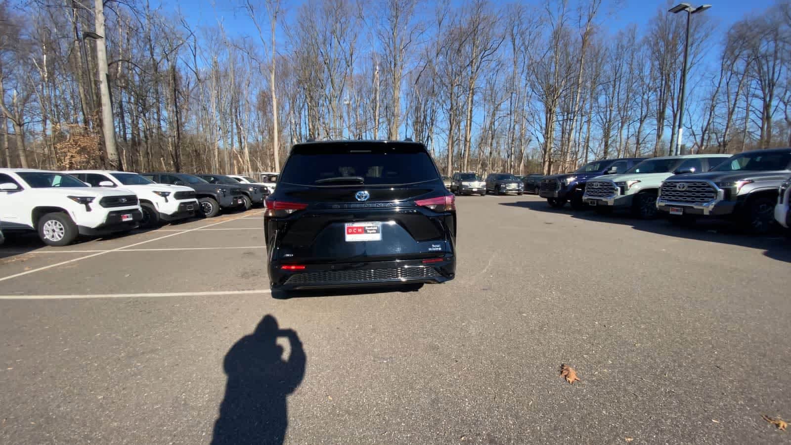 Thumbnail: 2023 Toyota Sienna - 9