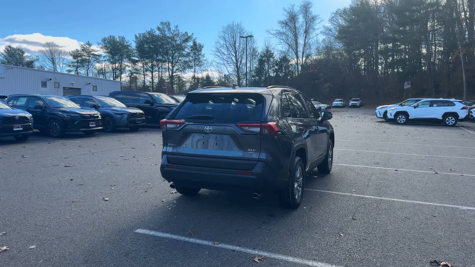 Thumbnail: 2025 Toyota RAV4 - 8