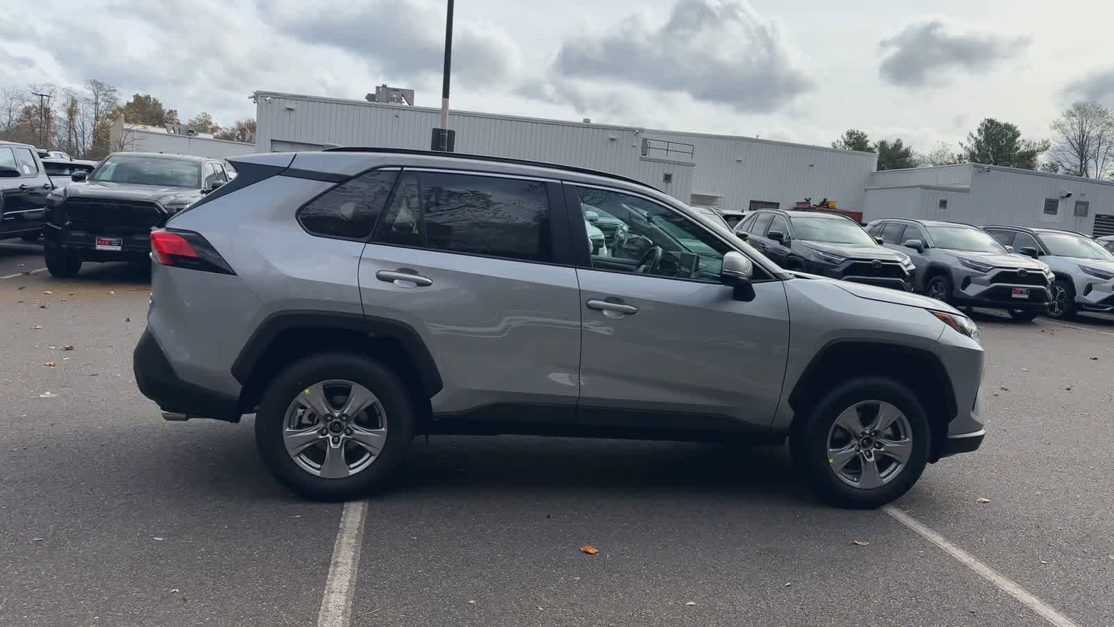 Thumbnail: 2025 Toyota RAV4 - 9