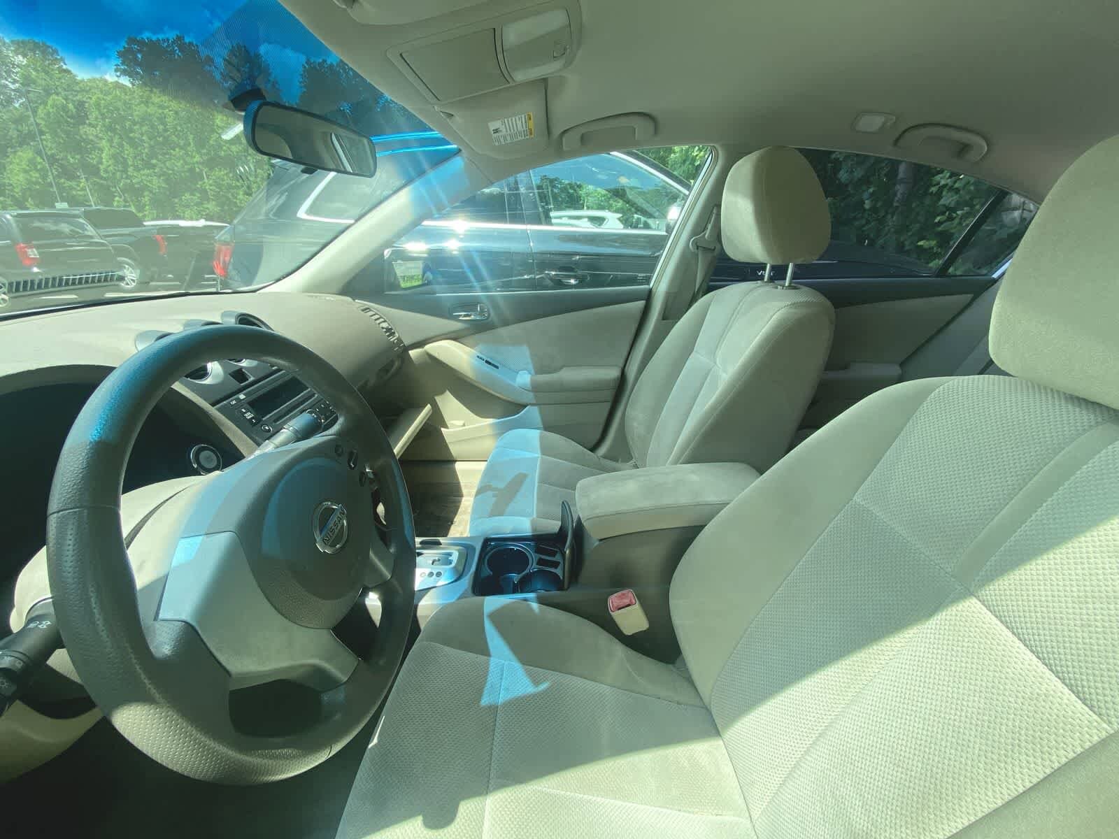 Thumbnail: 2009 Nissan Altima - 8