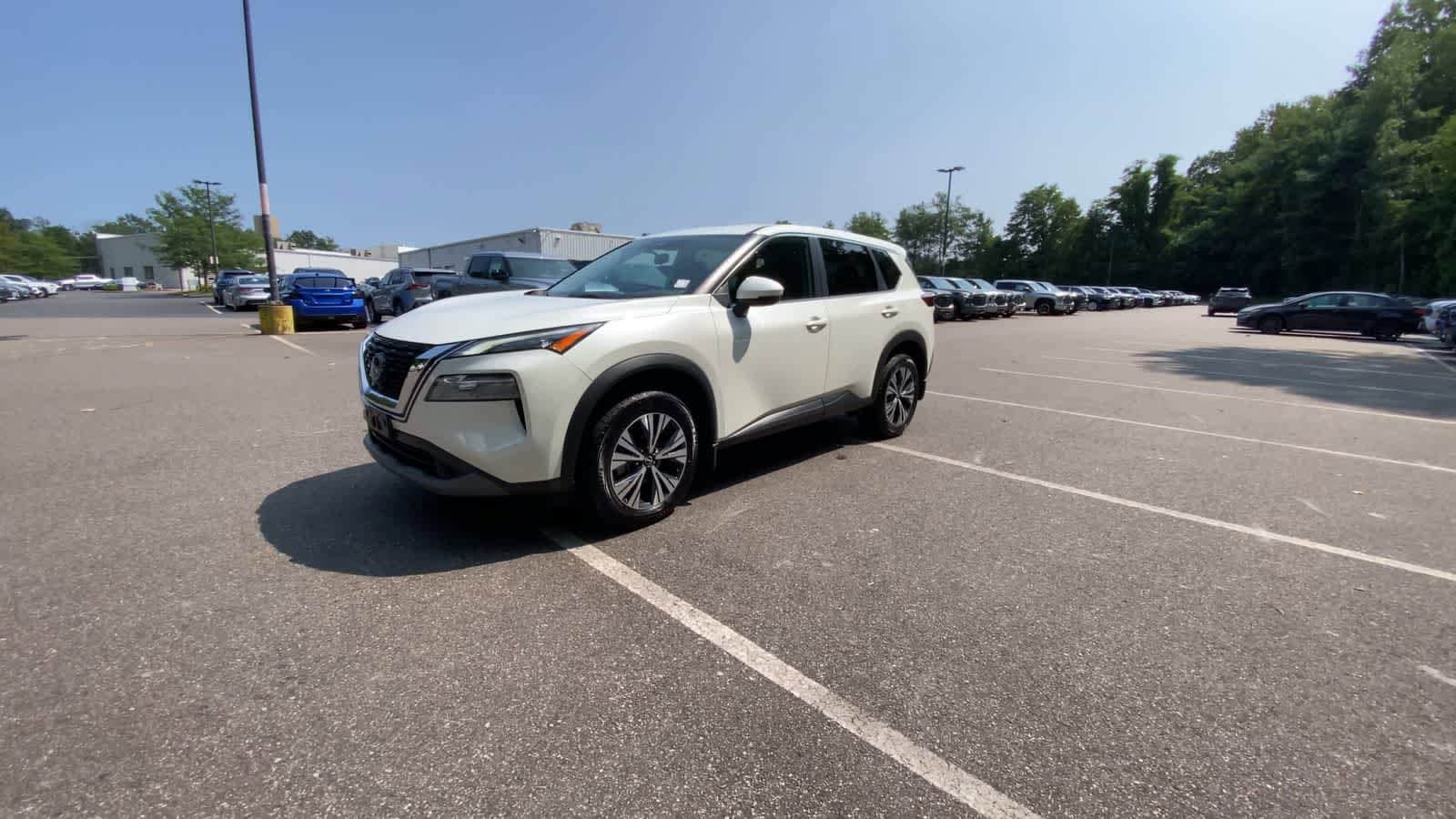 Thumbnail: 2022 Nissan Rogue - 4