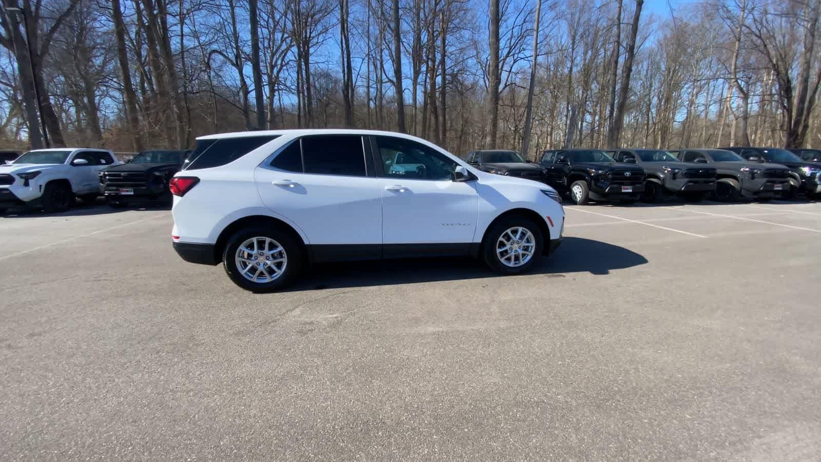 Thumbnail: 2024 Chevrolet Equinox - 16