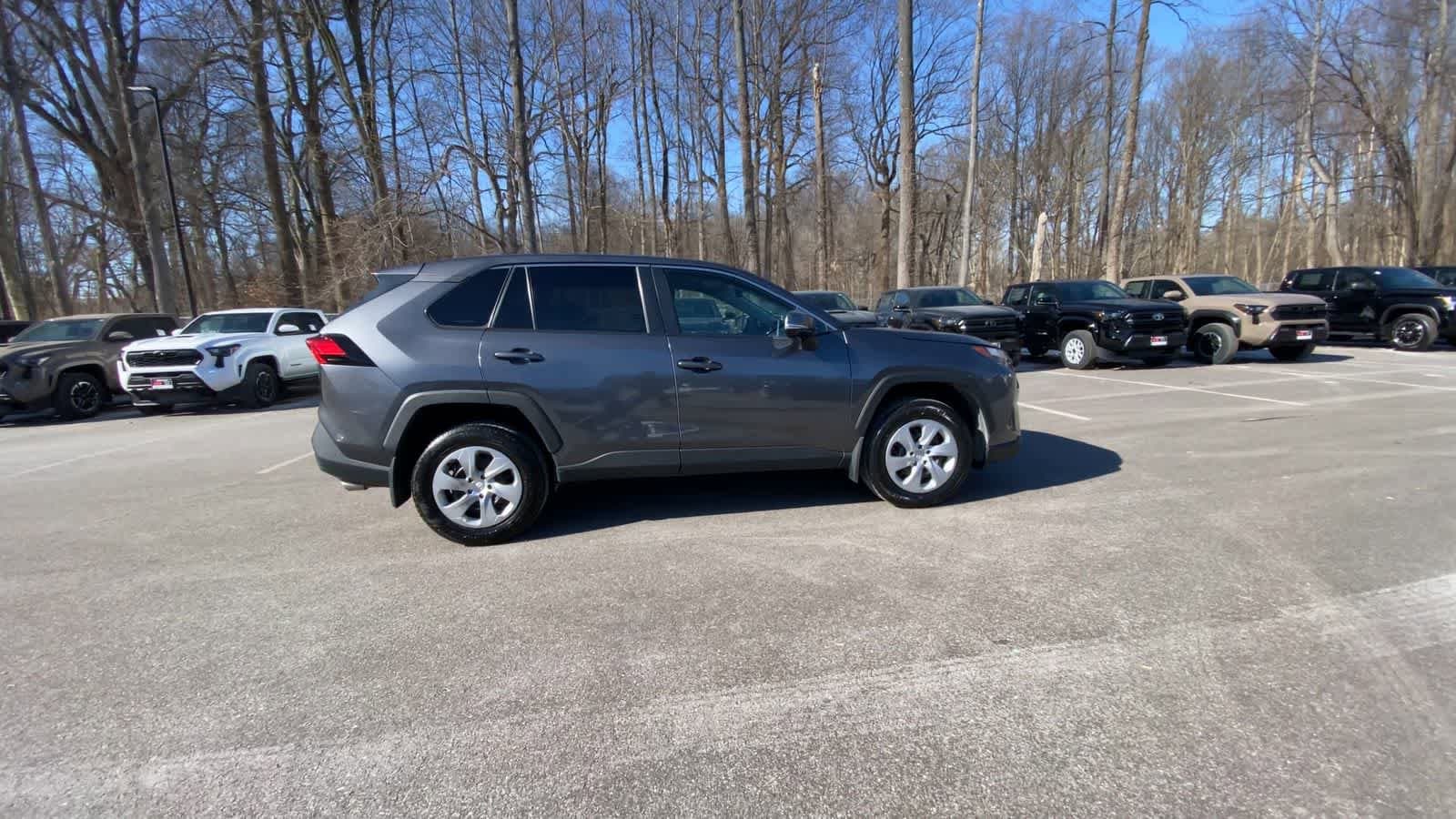 Thumbnail: 2023 Toyota RAV4 - 17